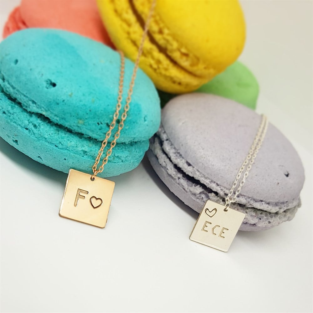 YENİ KARE PLAKA HARF KALP GÜMÜŞ KOLYE