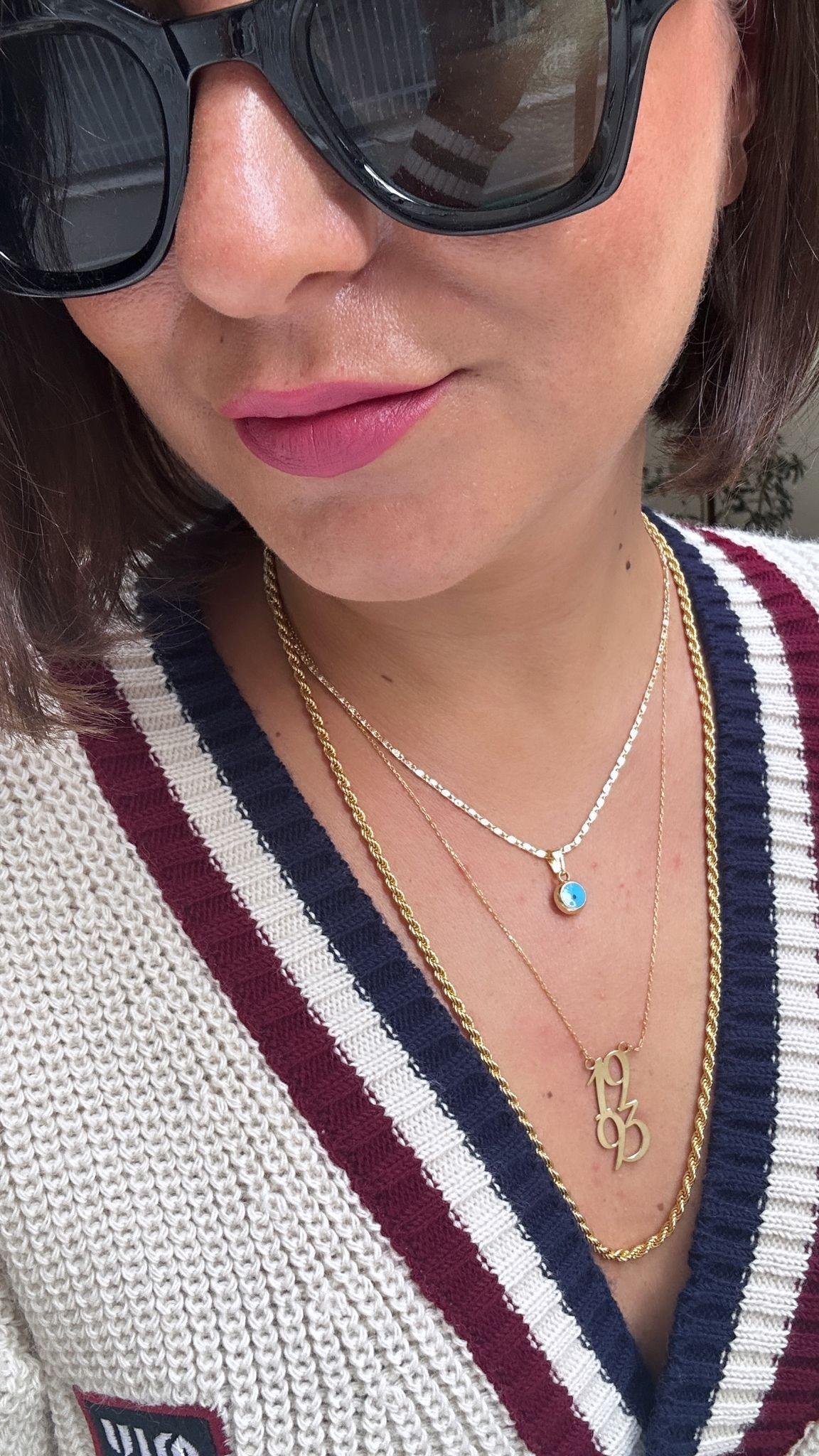 Yeni Tarih Gümüş Kolye