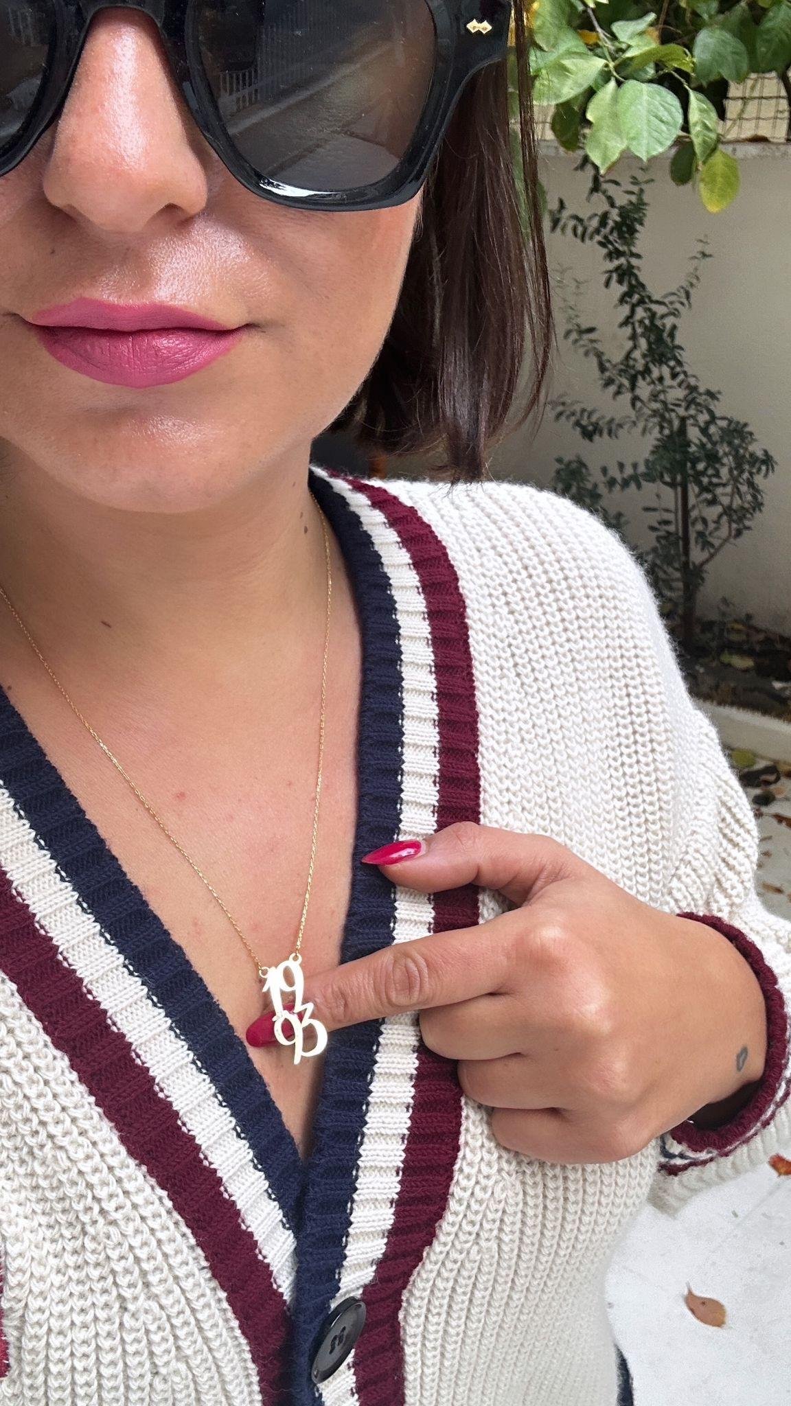 Yeni Tarih Gümüş Kolye