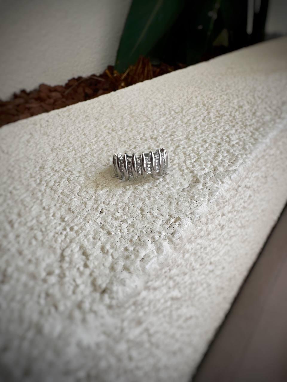 Zirkon Taş Detay Asimetrik Yüzük