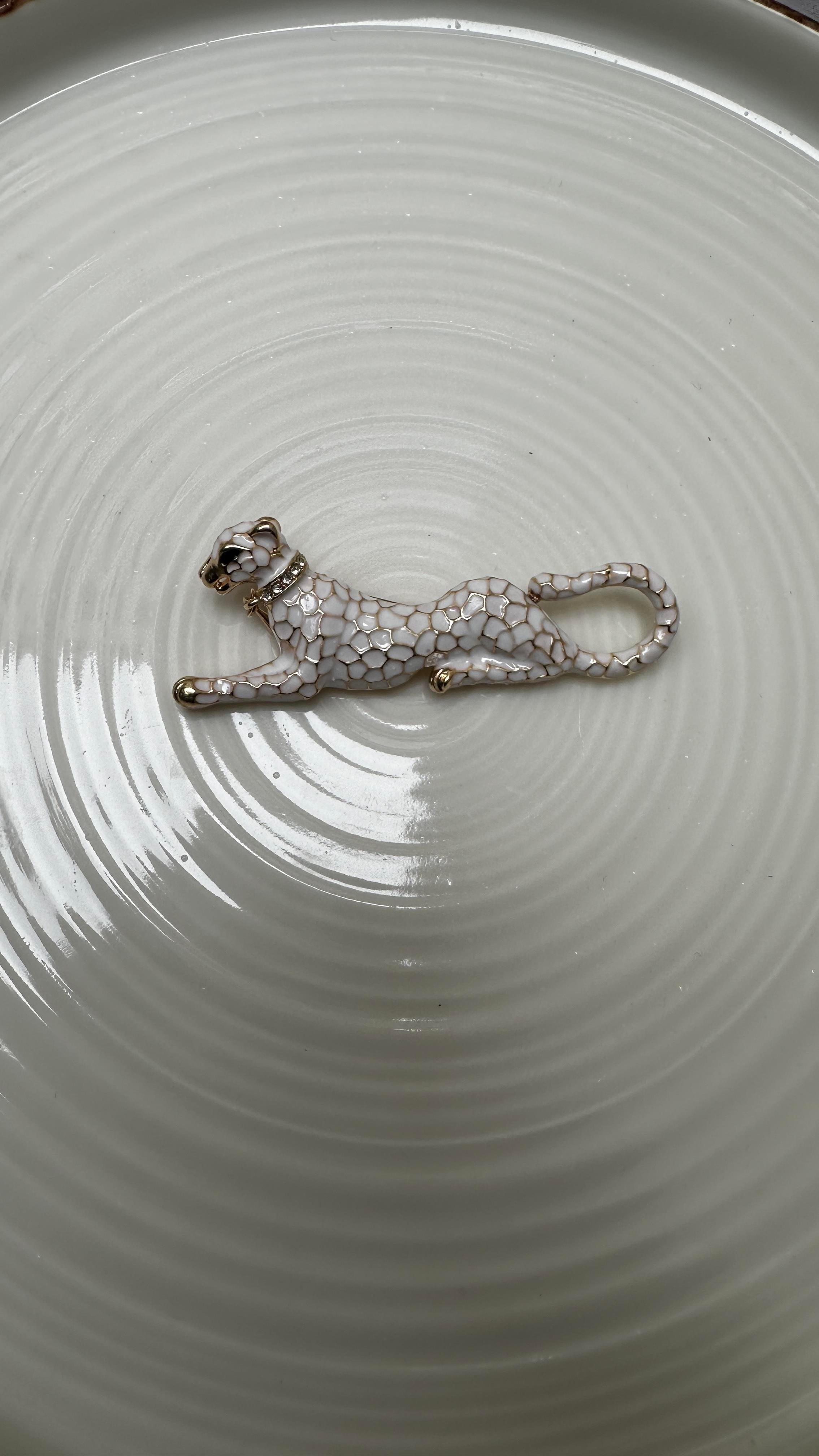 Zirkon Taşlı Beyaz Jaguar Broş