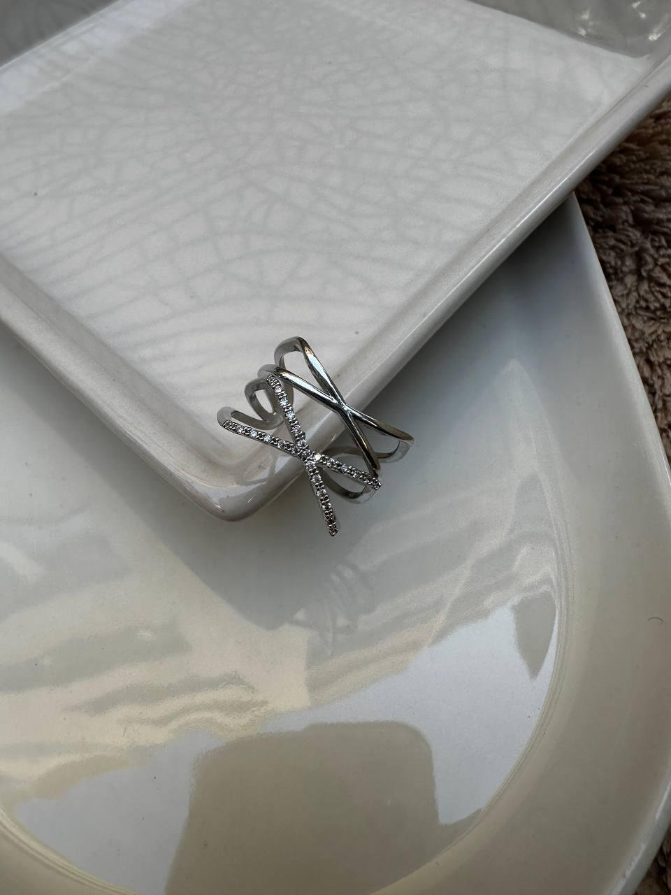 Zirkon Taşlı Çapraz Form Yüzük