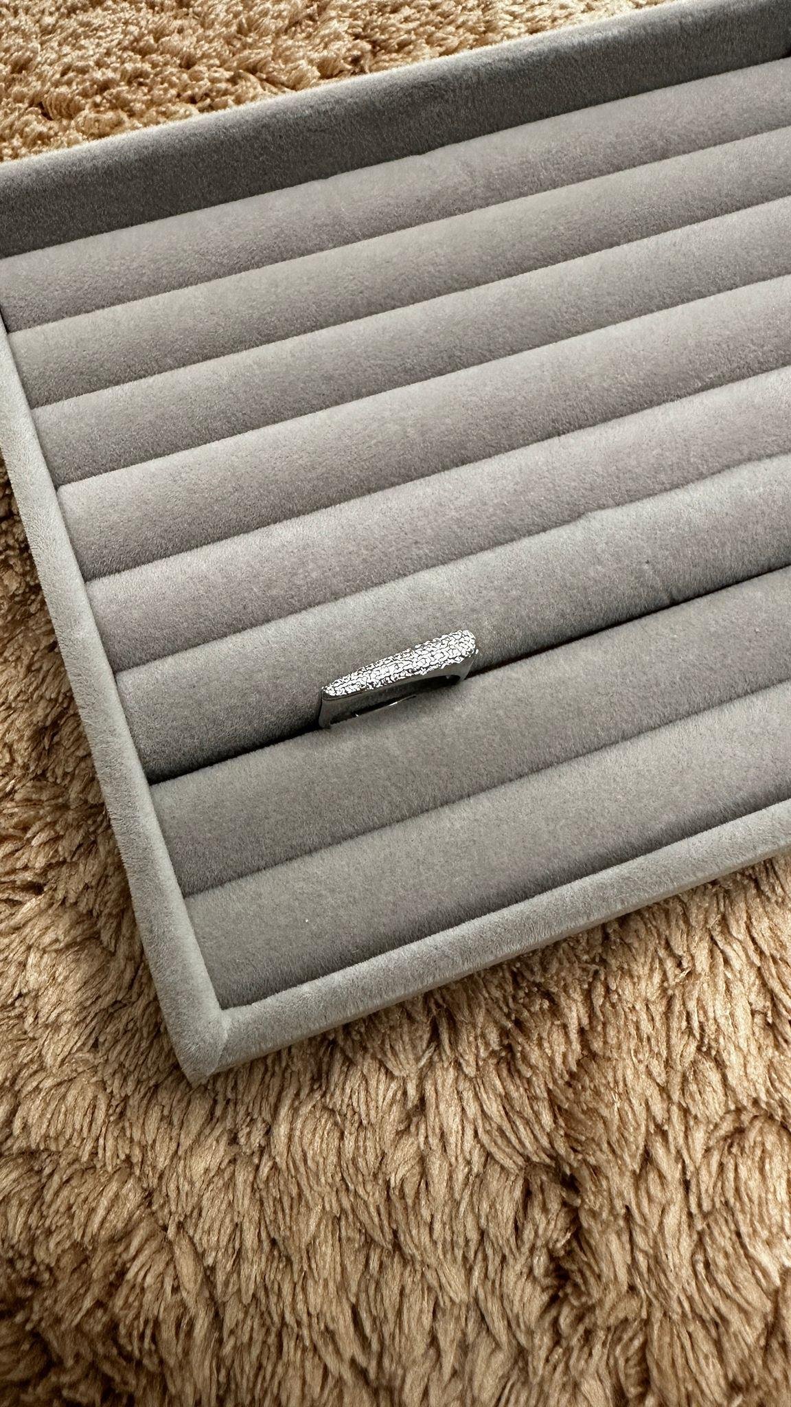 Zirkon Taşlı Dikdörtgen Yüzük