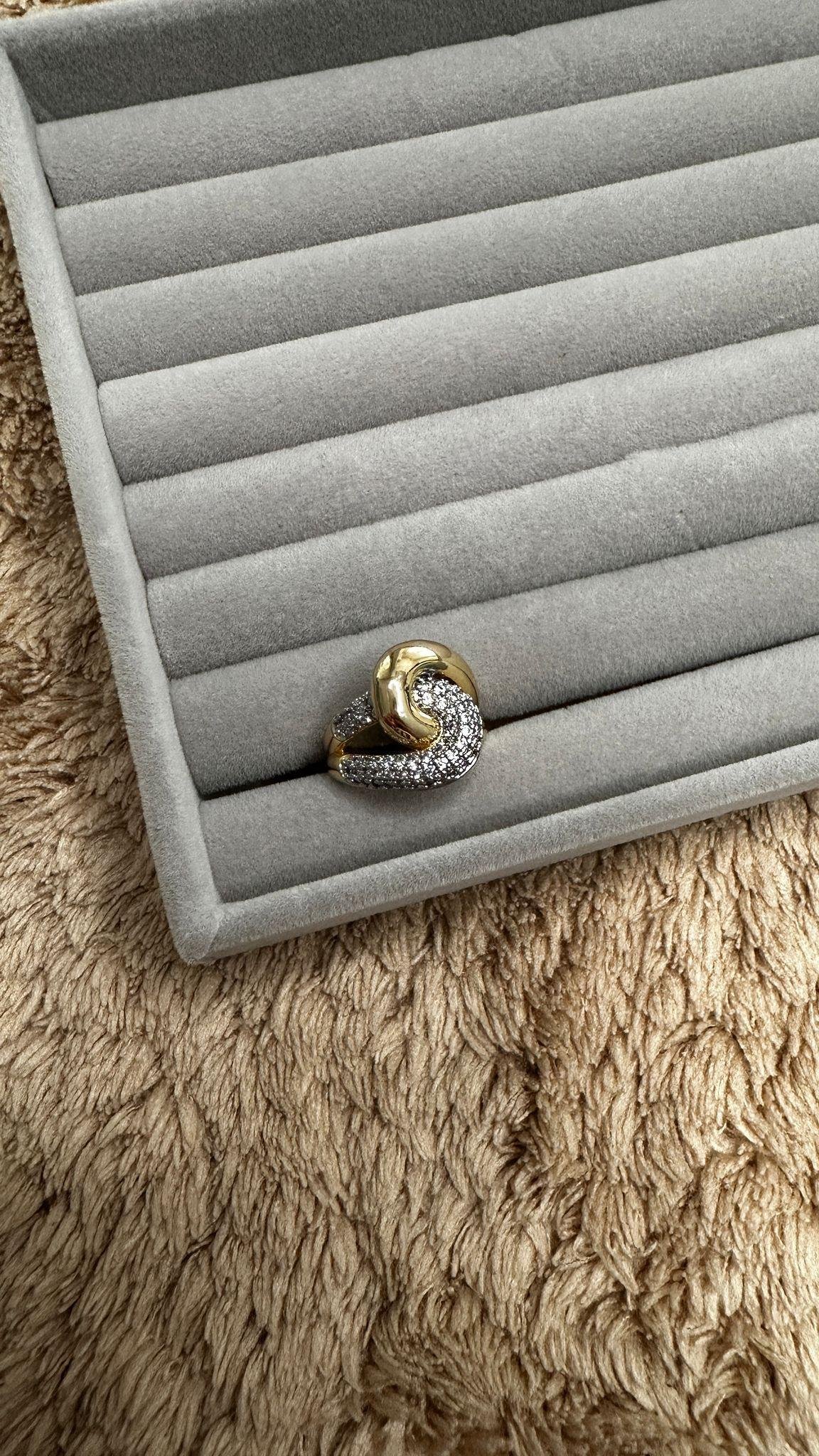 Zirkon Taşlı İçiçe Geçme Yüzük