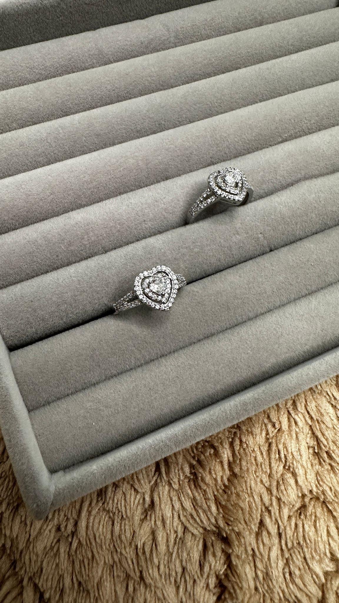 Zirkon Taşlı Kalp Montür Tektaş Yüzük