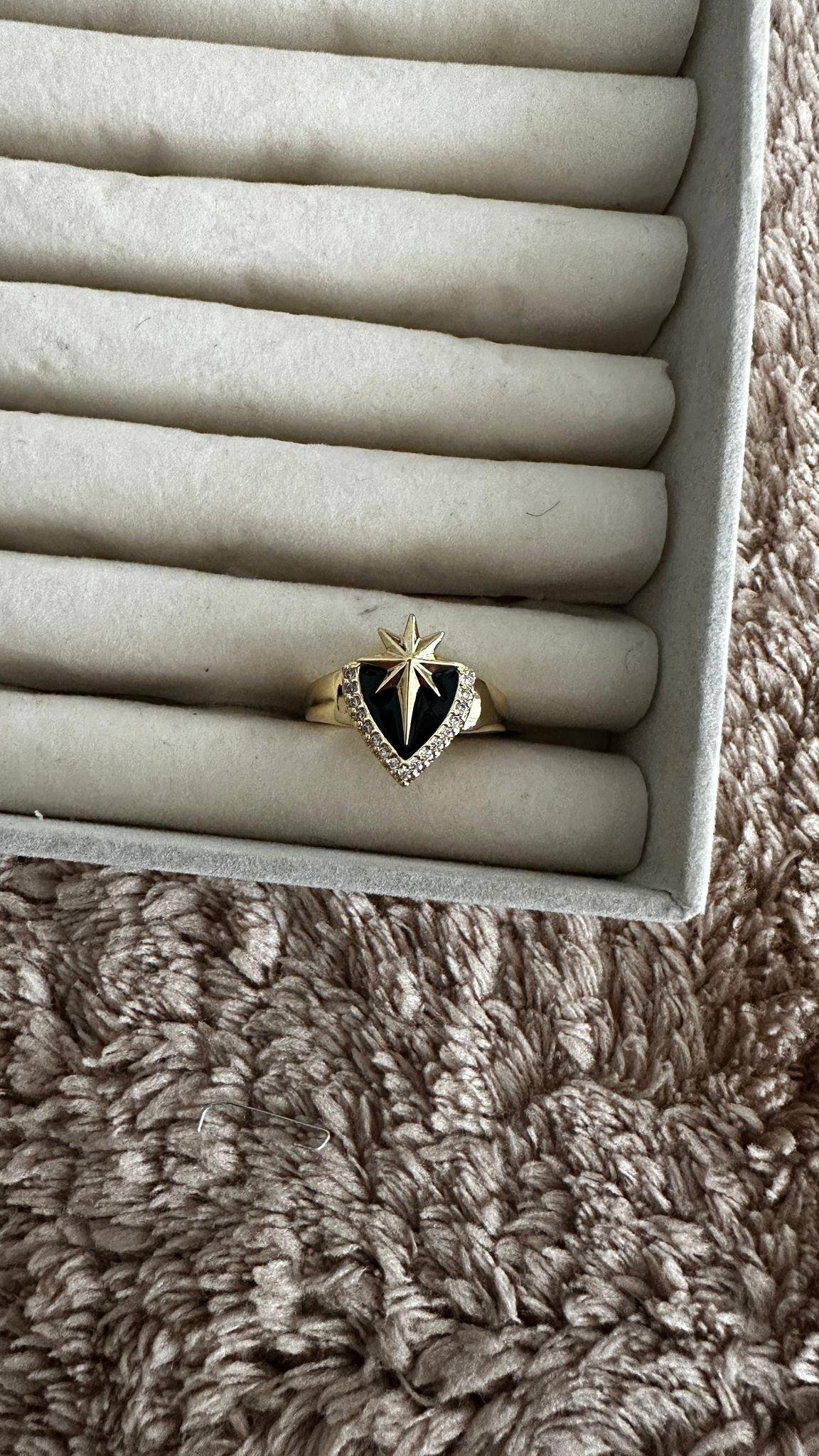 Zirkon Taşlı Siyah Mineli Kutup Yıldızı Yüzük