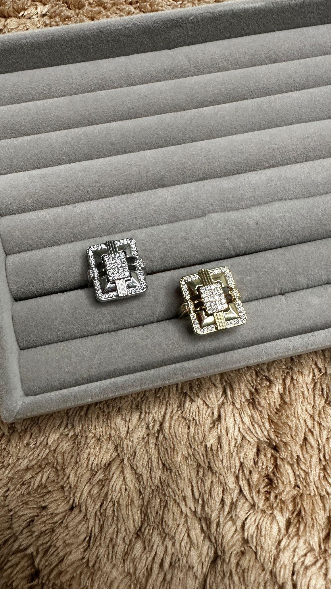 Zirkon Taşlı Tasarım Dikdörtgen Yüzük