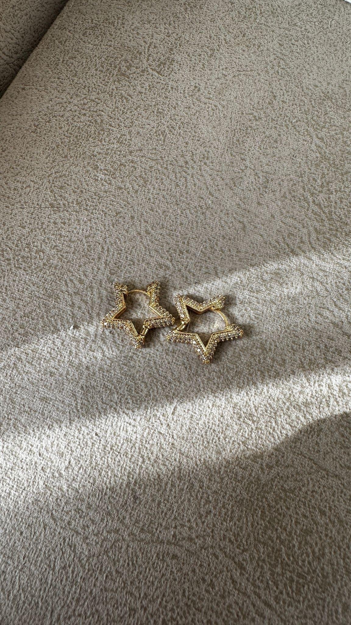 Zirkon Taşlı Yıldız Küpe