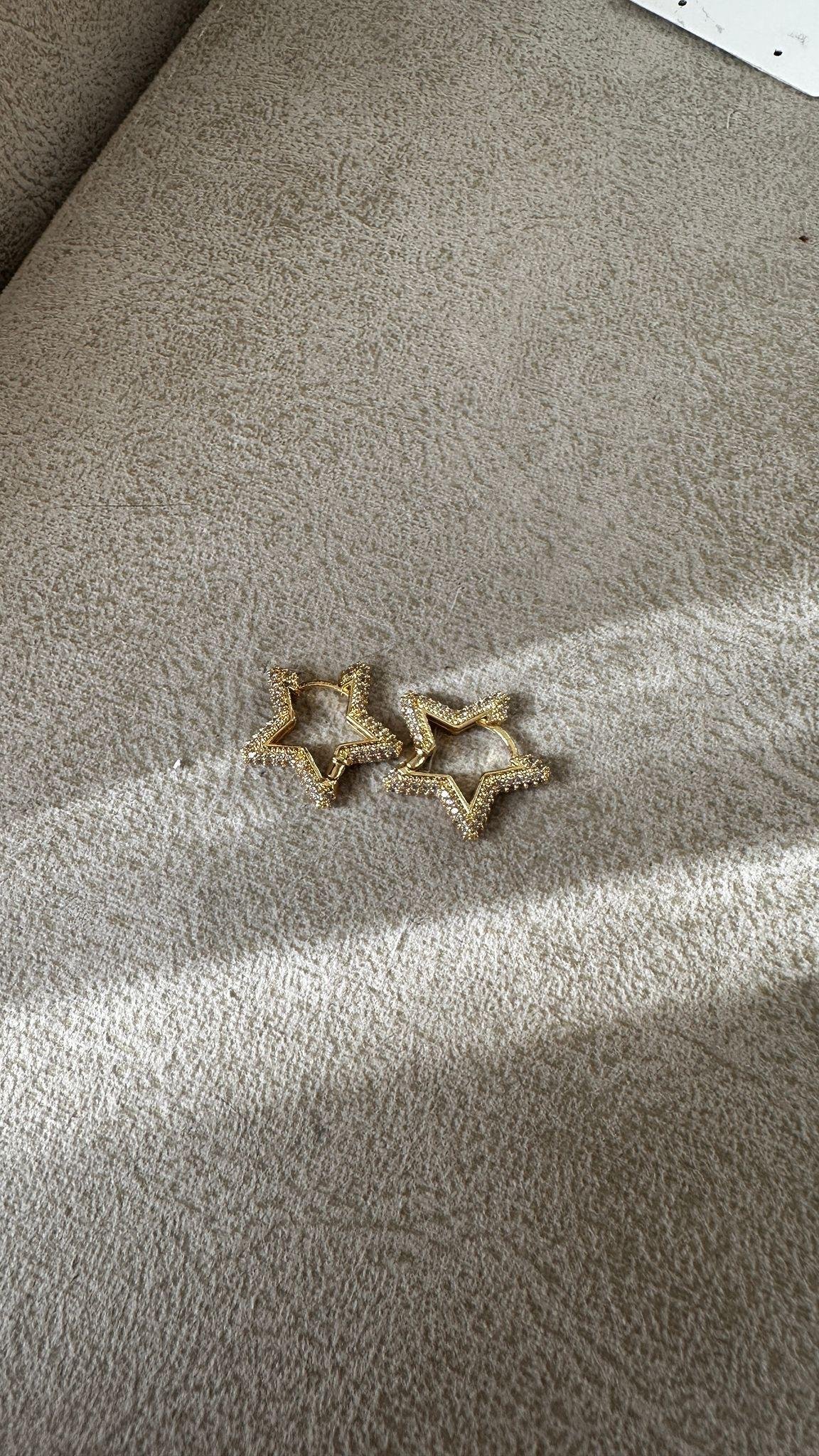 Zirkon Taşlı Yıldız Küpe