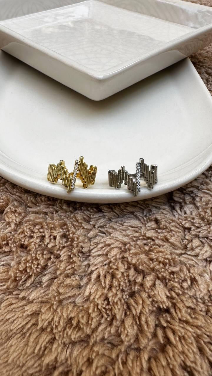 Zirkon Taşlı Zigzag Yüzük