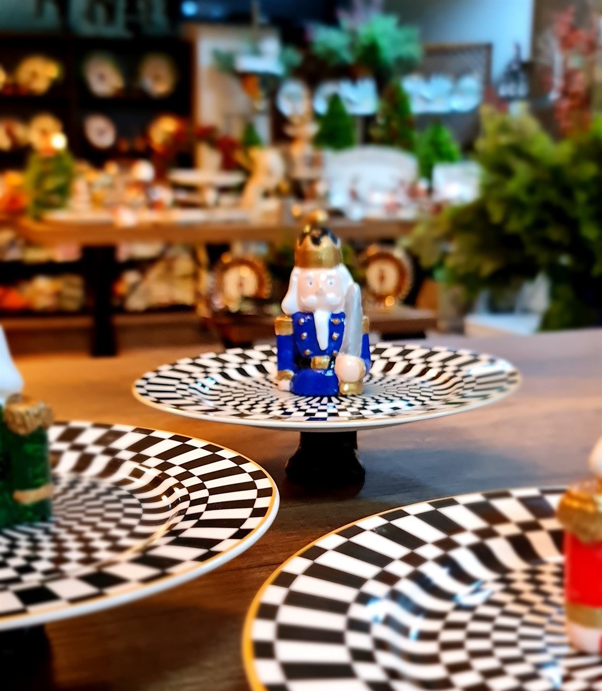 ayaklı nutcracker tabak mavi 19 cm