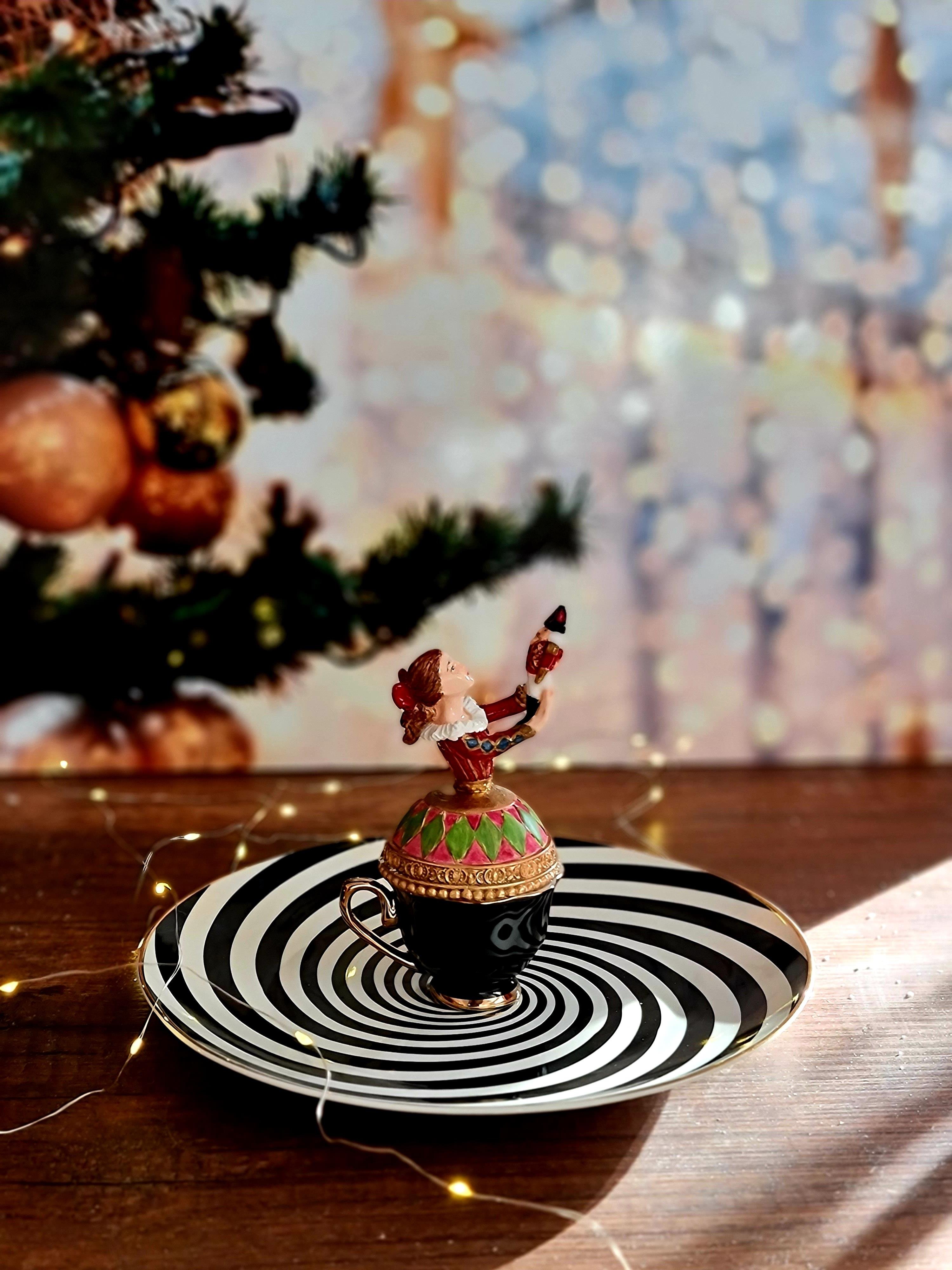 Clara fincanlı tabak red 29 cm