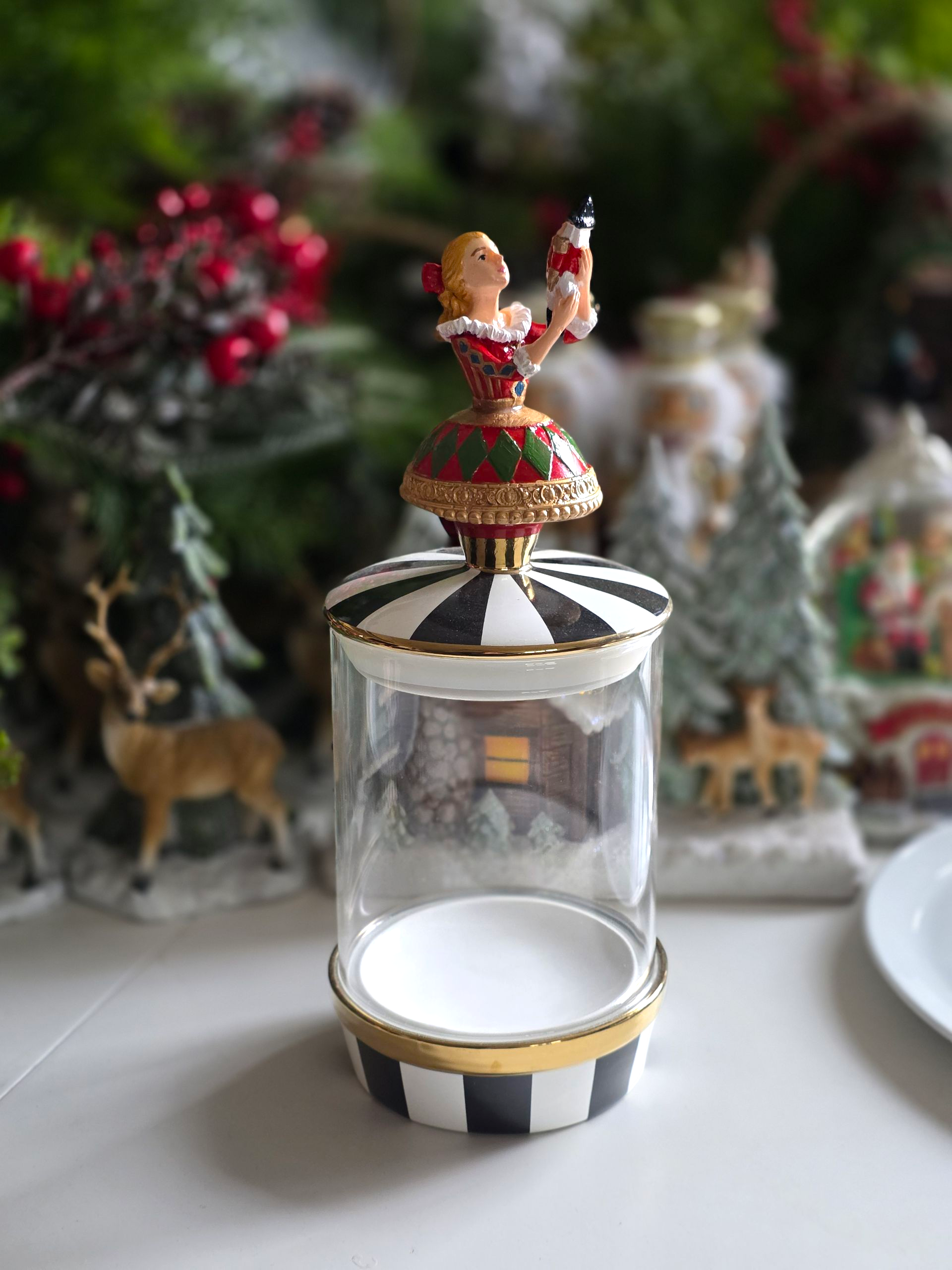 Clara şekerleme kavanozu kırmızı