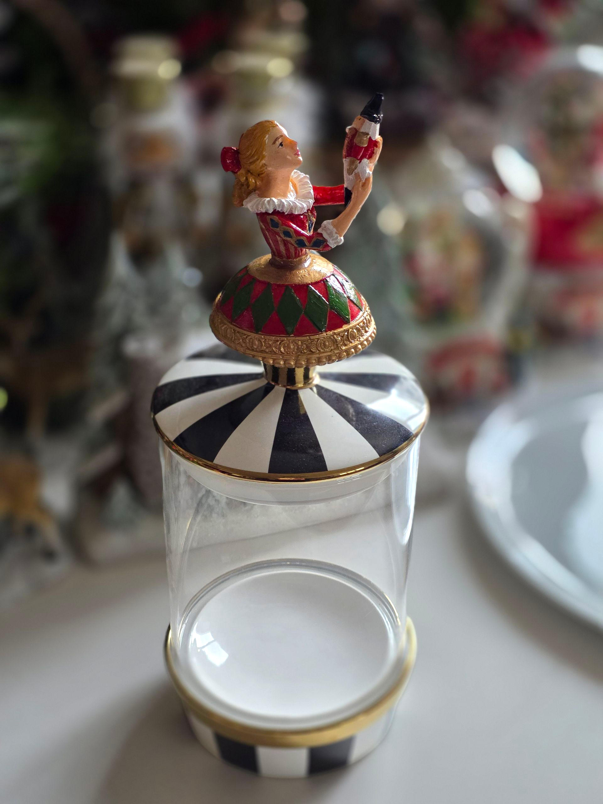 Clara şekerleme kavanozu kırmızı