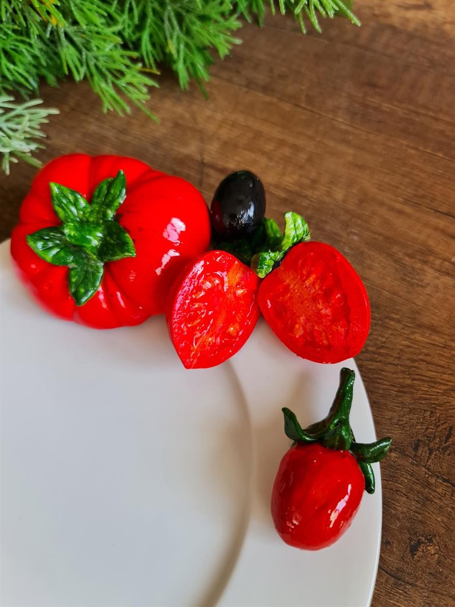 Domatesli servis sunum