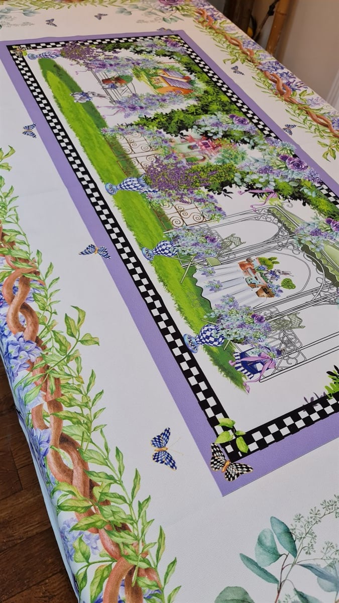 easter lila masa örtüsü 