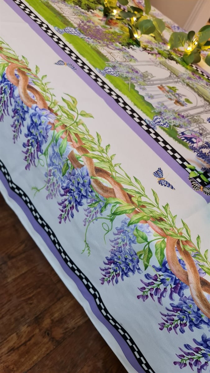 easter lila masa örtüsü 