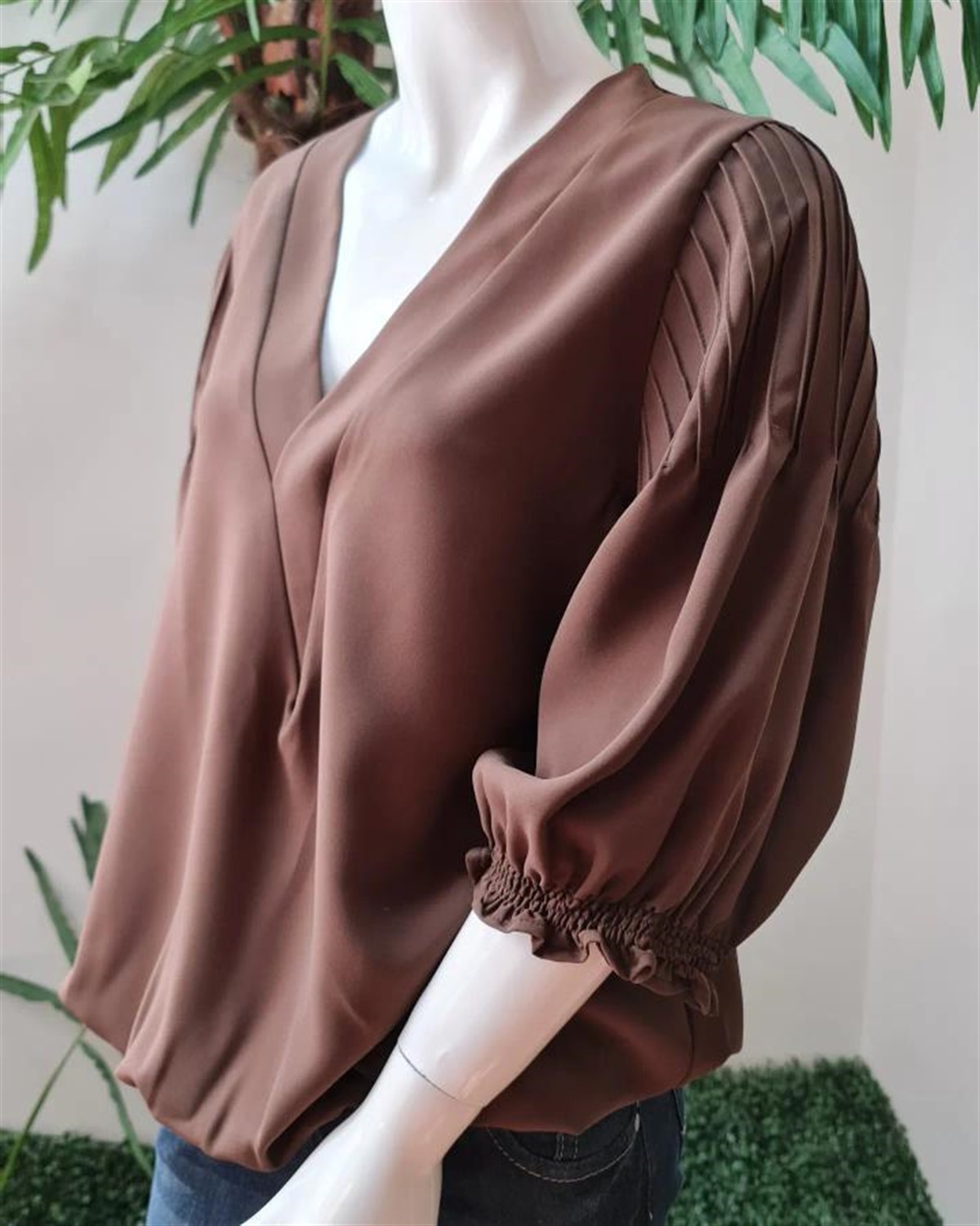 kahve crep kol çimalı bluz