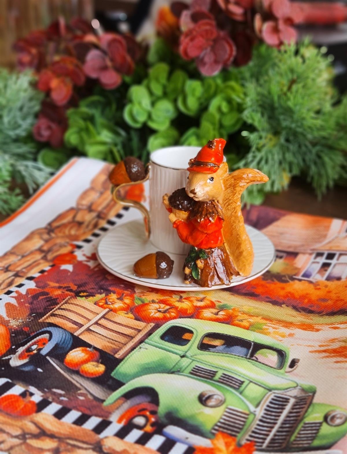 Kahve fincanı sincap