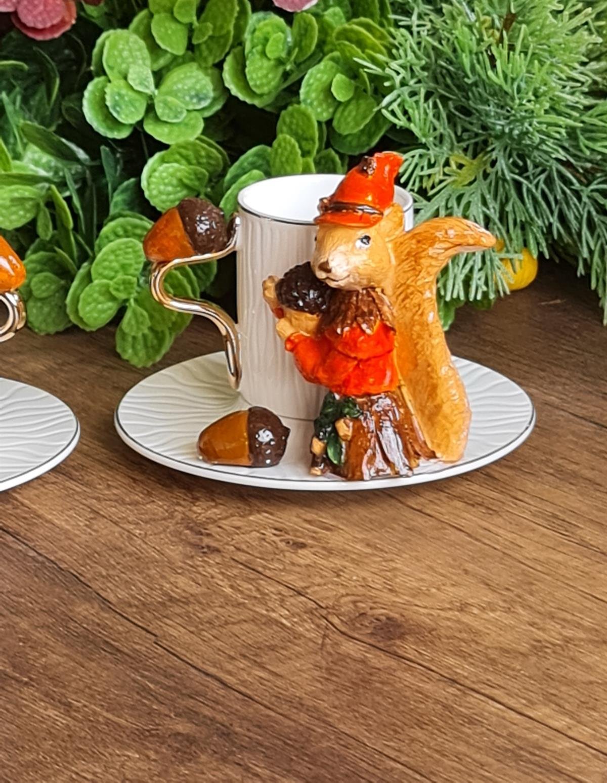 Kahve fincanı sincap