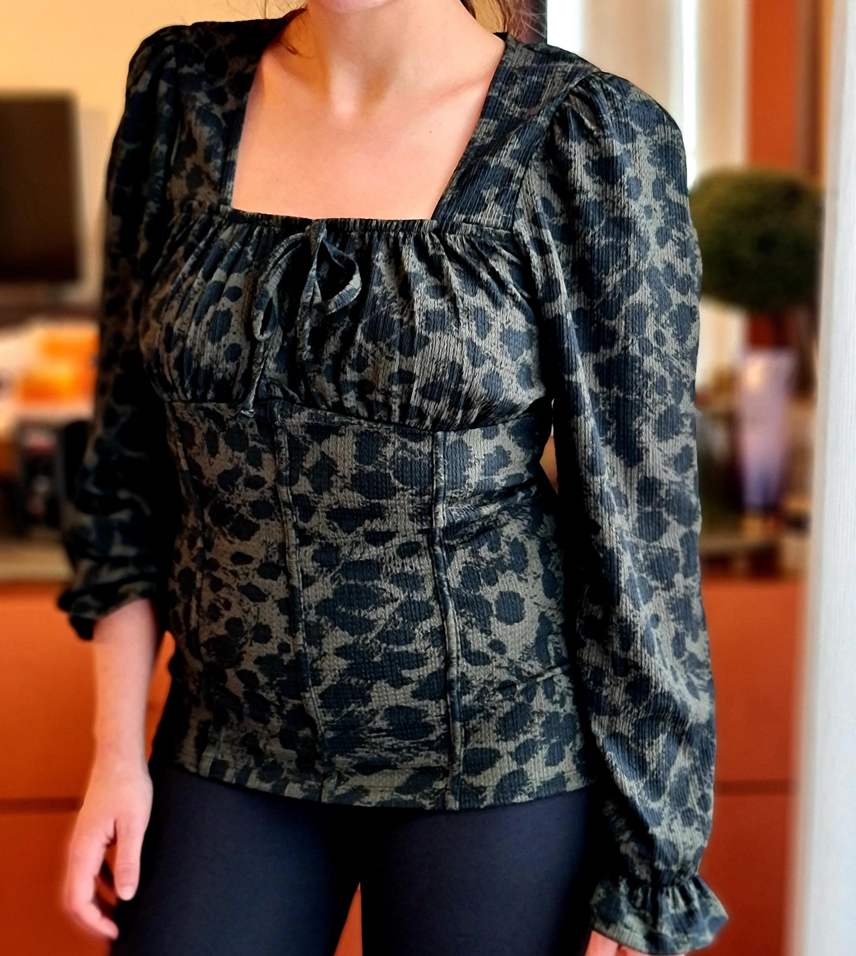 kare yaka yeşil bluz