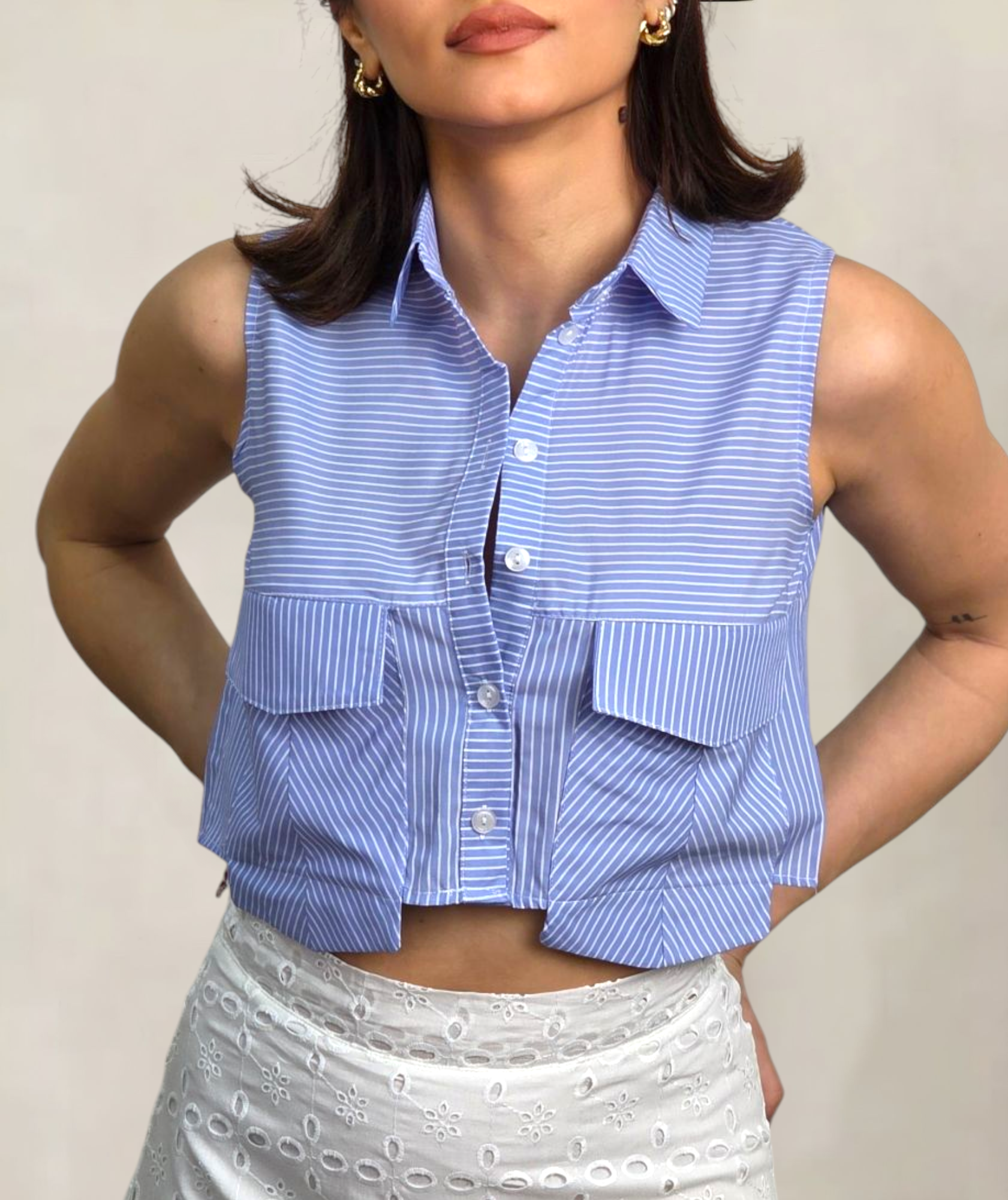 mavi çizgili gömlek