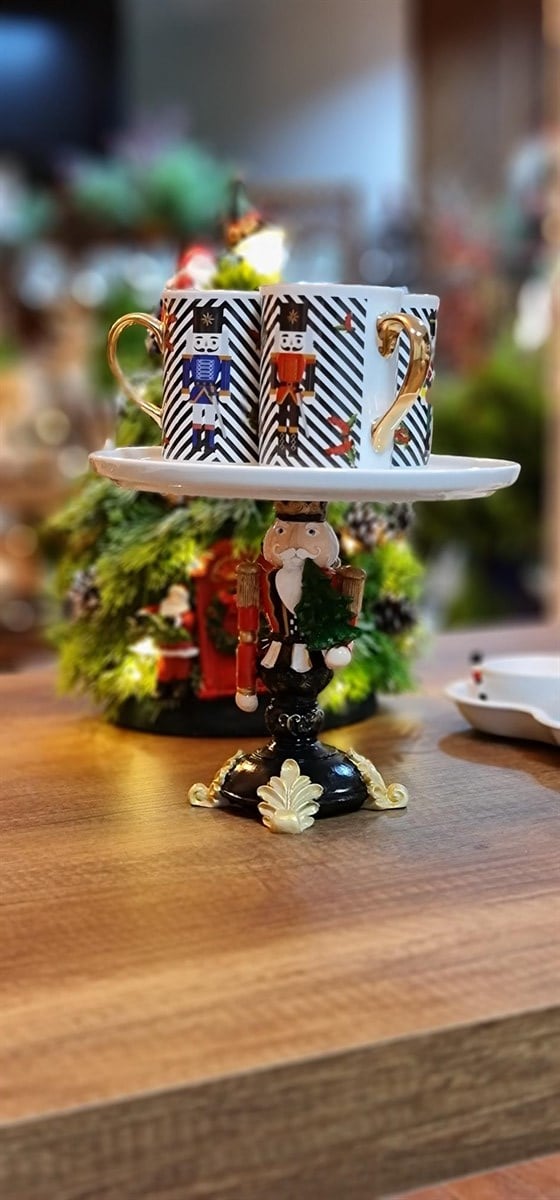 Nutcracker ayaklı sunum tabağı