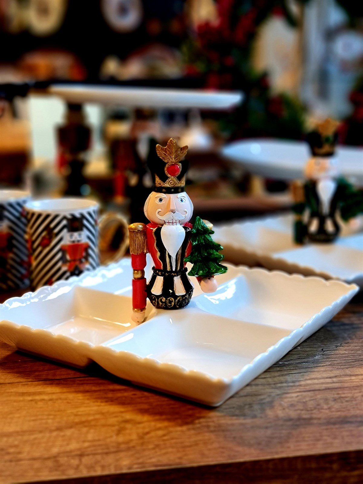 Nutcracker bölmeli tabak 24 cm