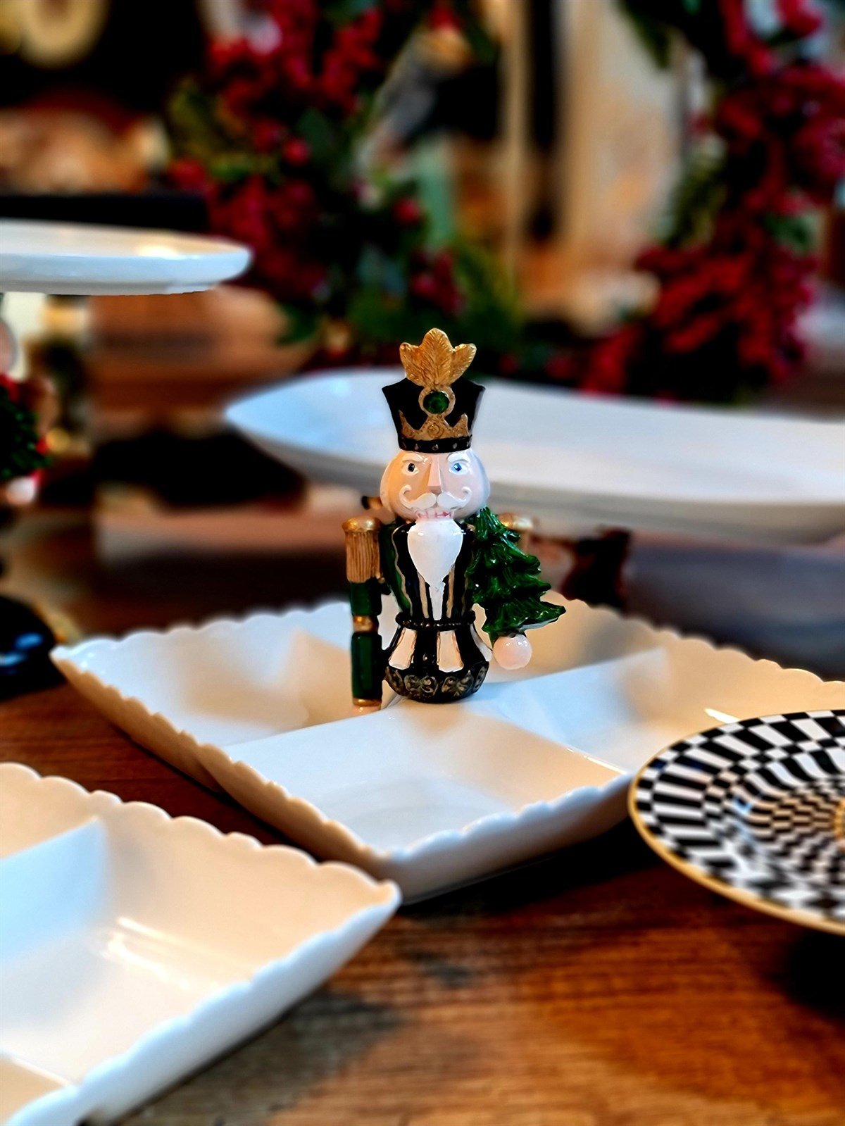 Nutcracker bölmeli tabak 24 cm yeşil