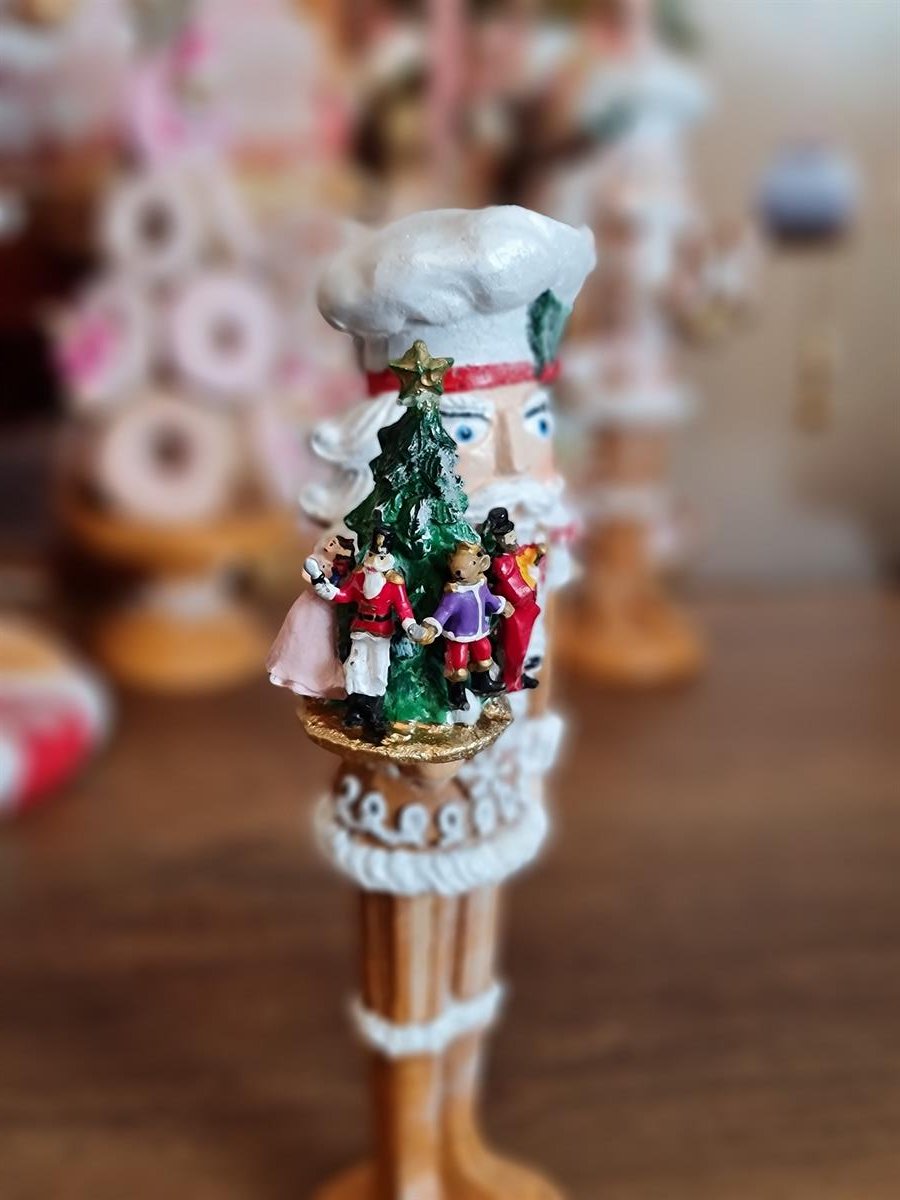 Nutcracker ginger 27 cm