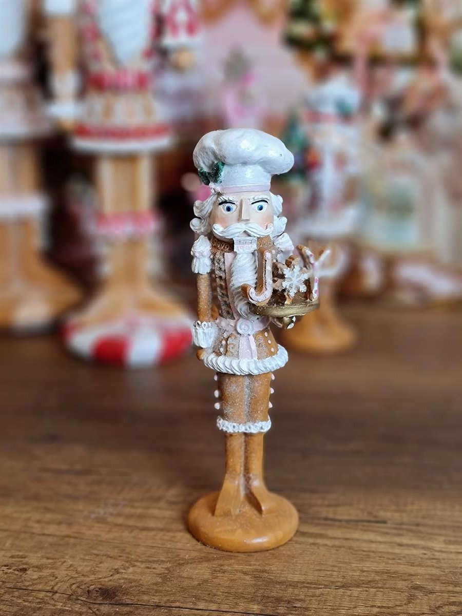 Nutcracker ginger 27 cm