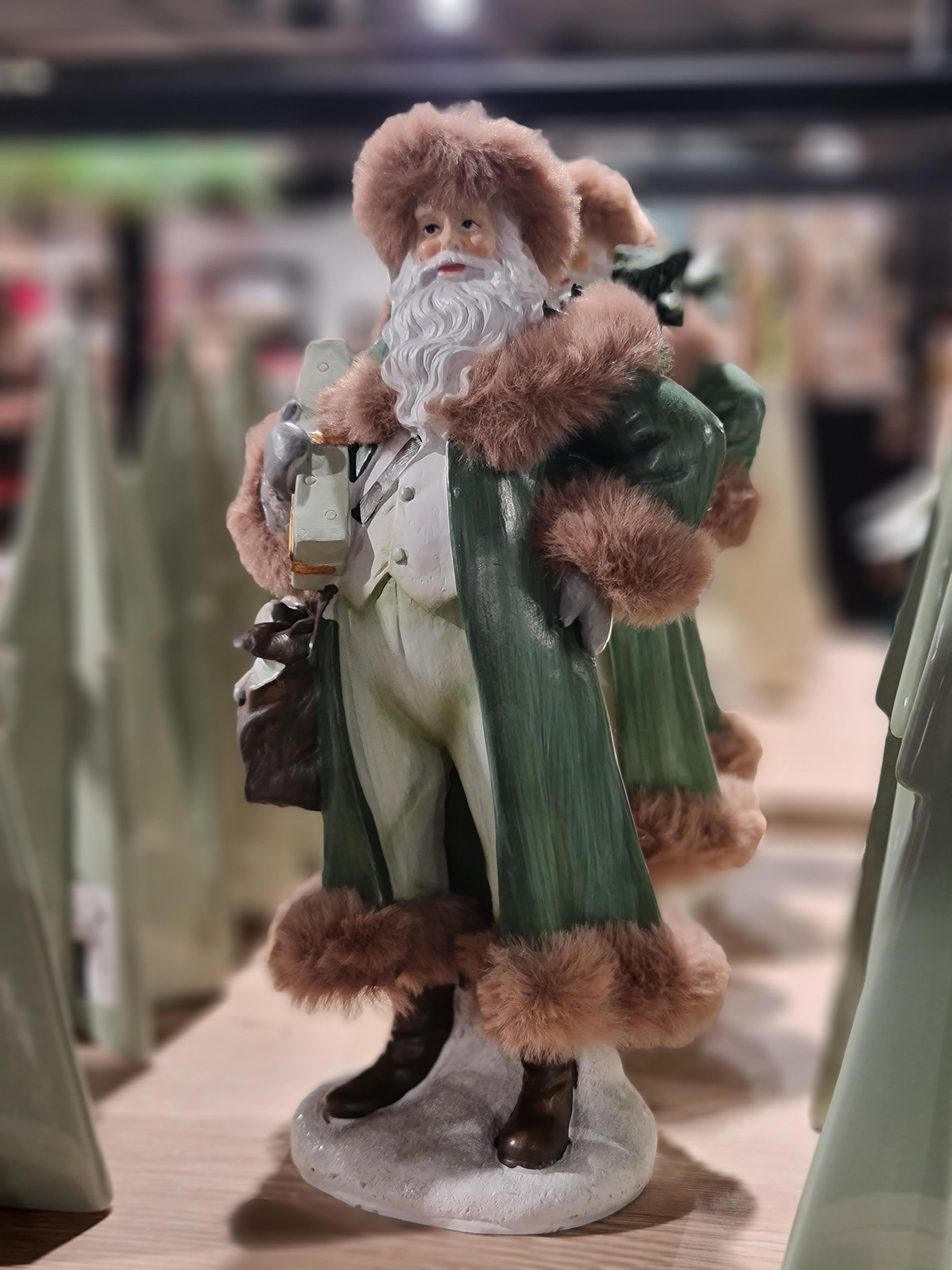 Santa in town decor 28 cm