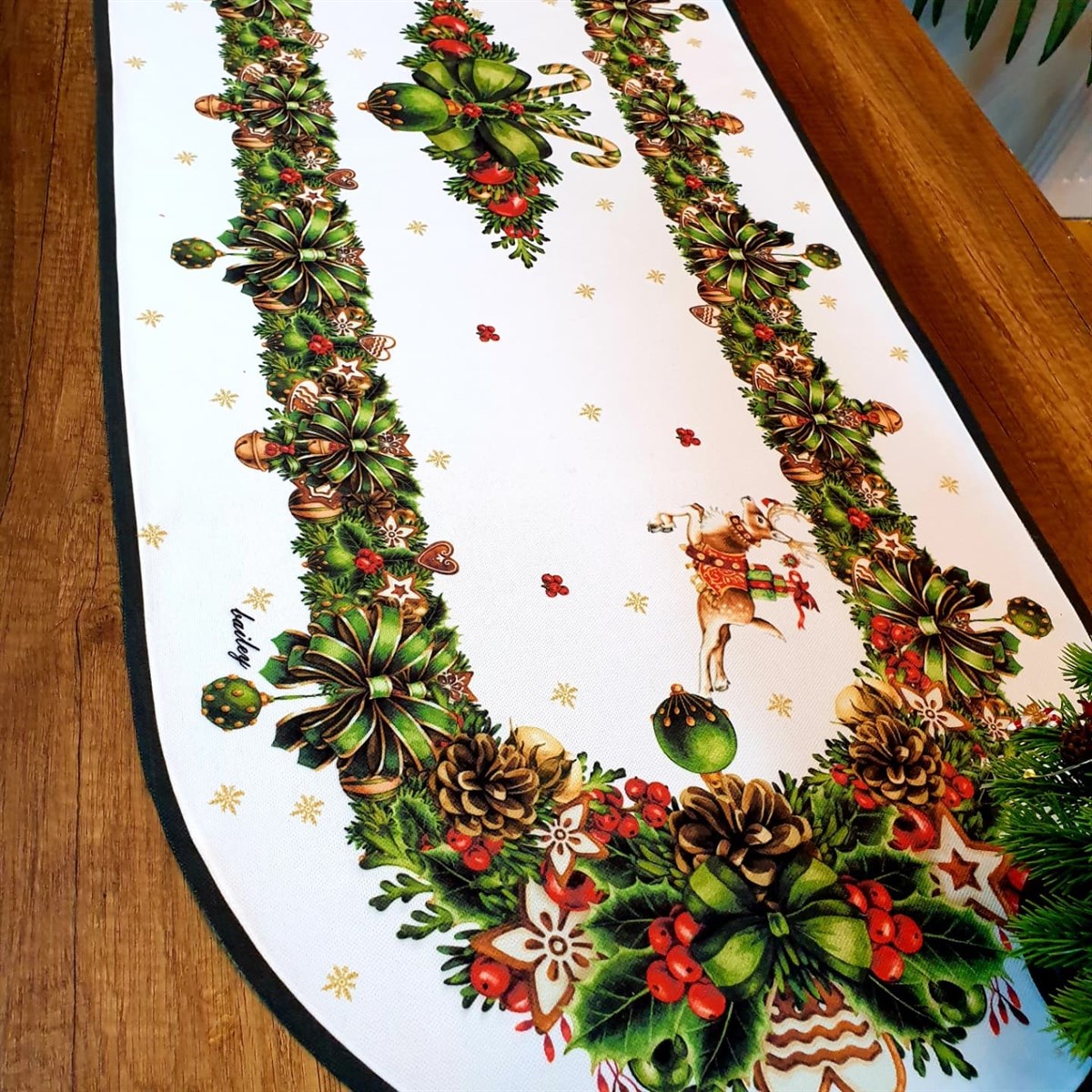 Santa's Deer runner 138*50cm