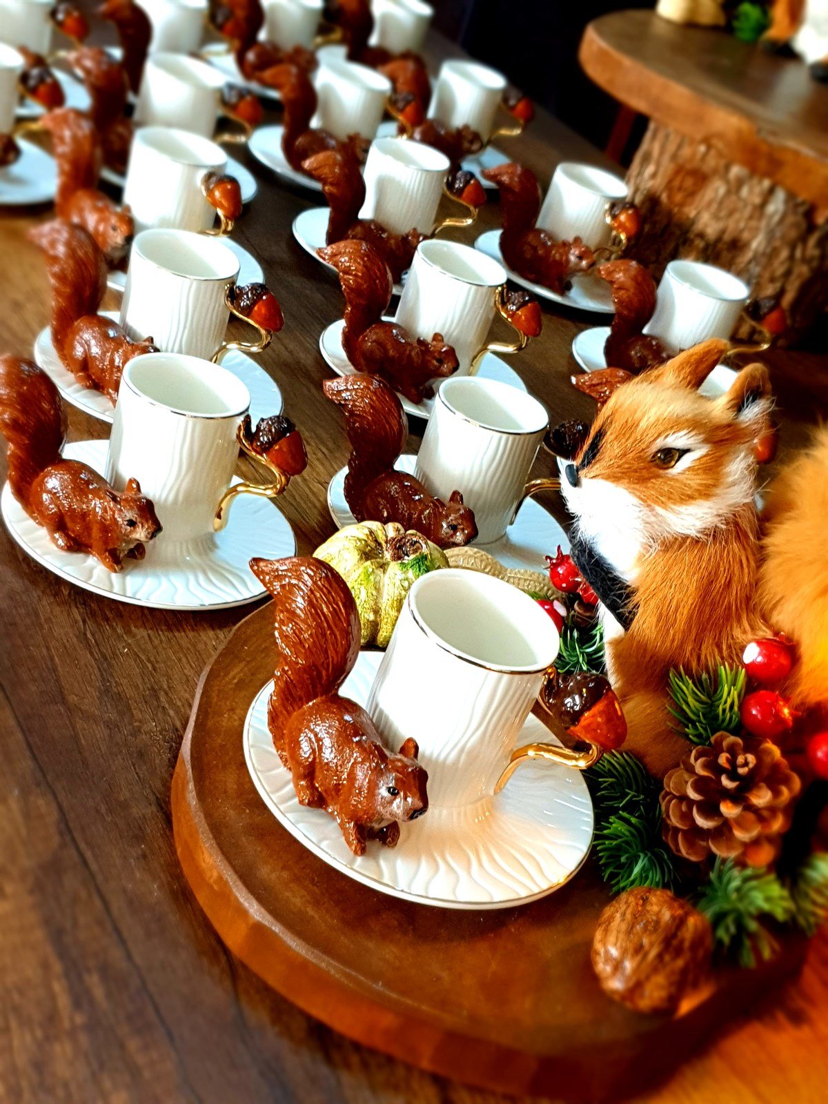 squirrel ayaklı kahve fincanı