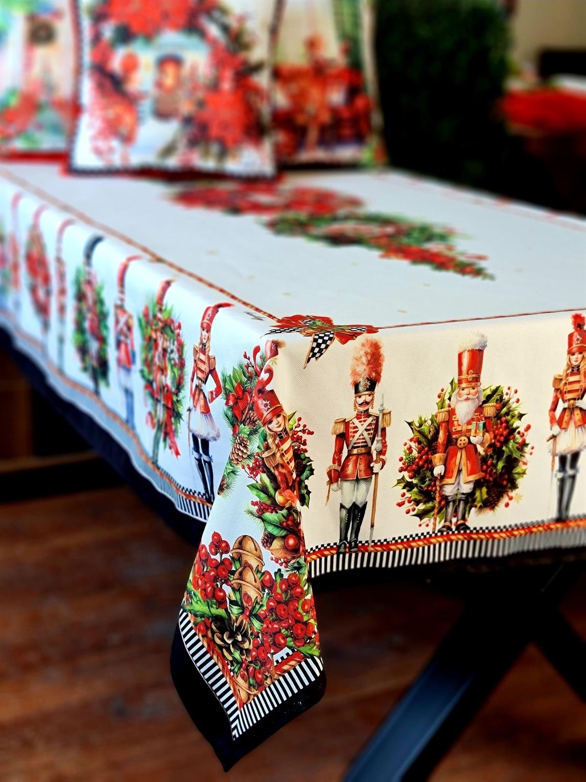 The Nutcracker masa örtüsü 140*240 cm