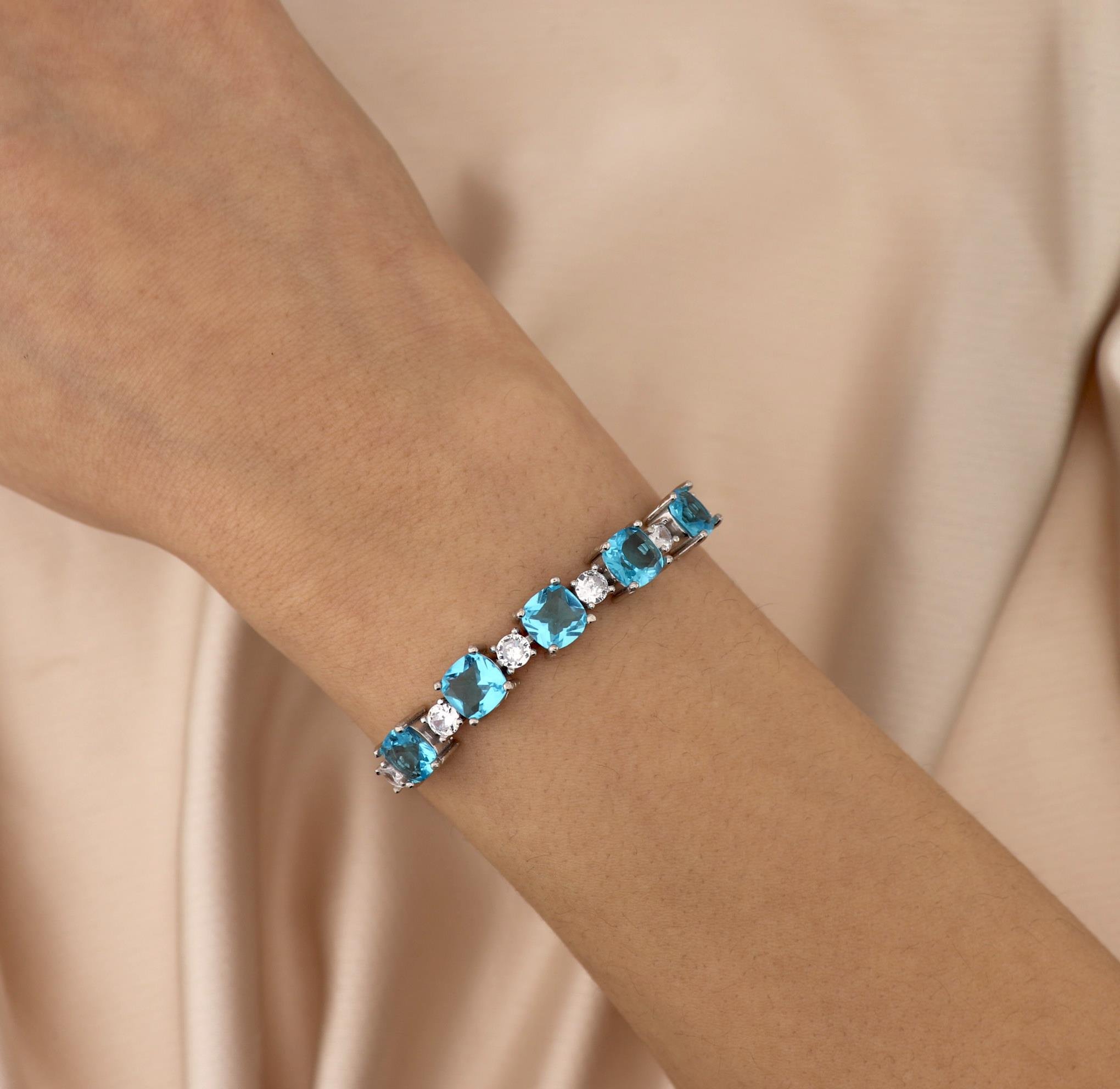 925 Ayar Gümüş Aqua Taşlı Asansörlü Bileklik