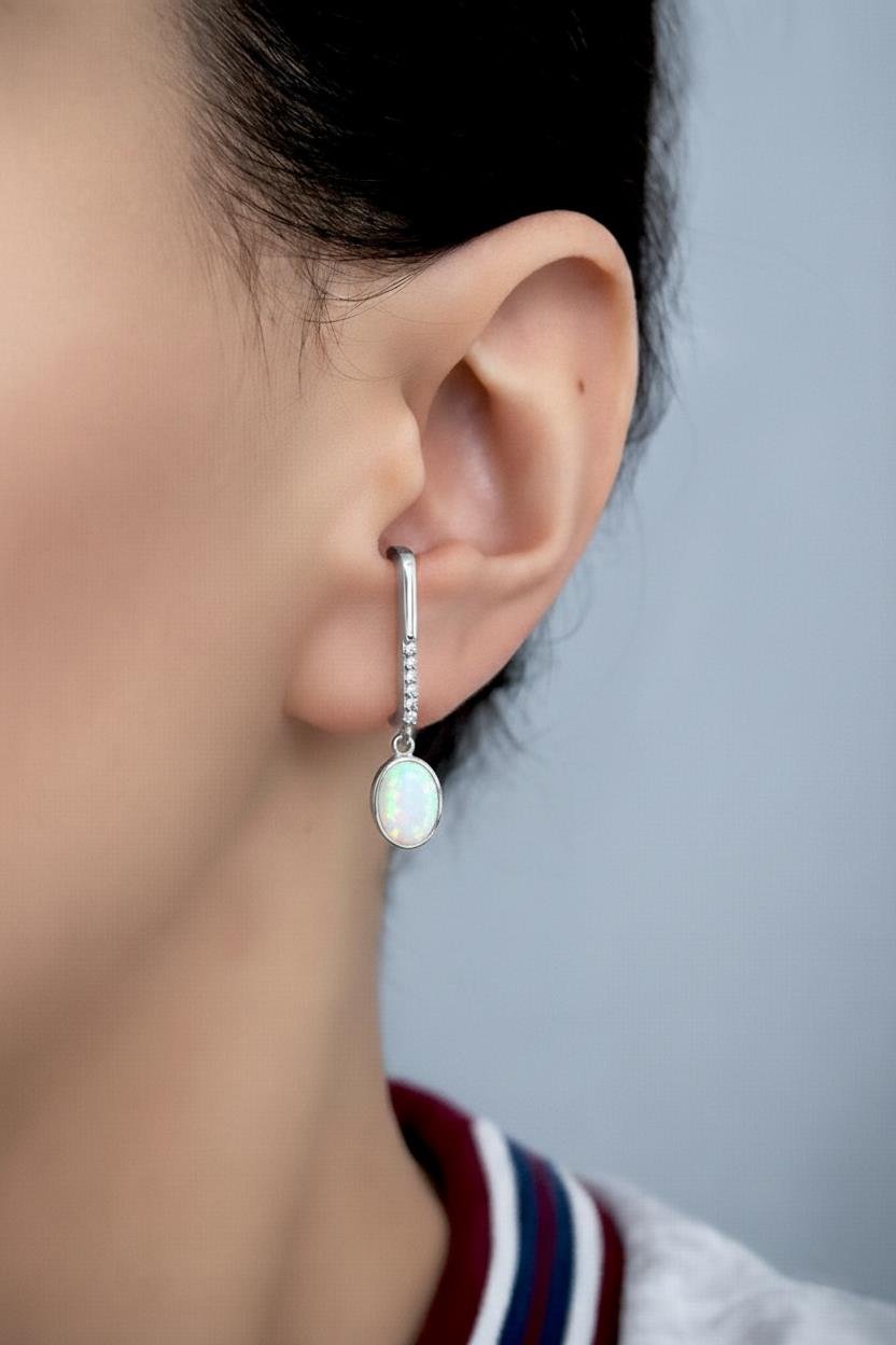 925 Ayar Gümüş Beyaz Opal Oval Taşlı Küpe