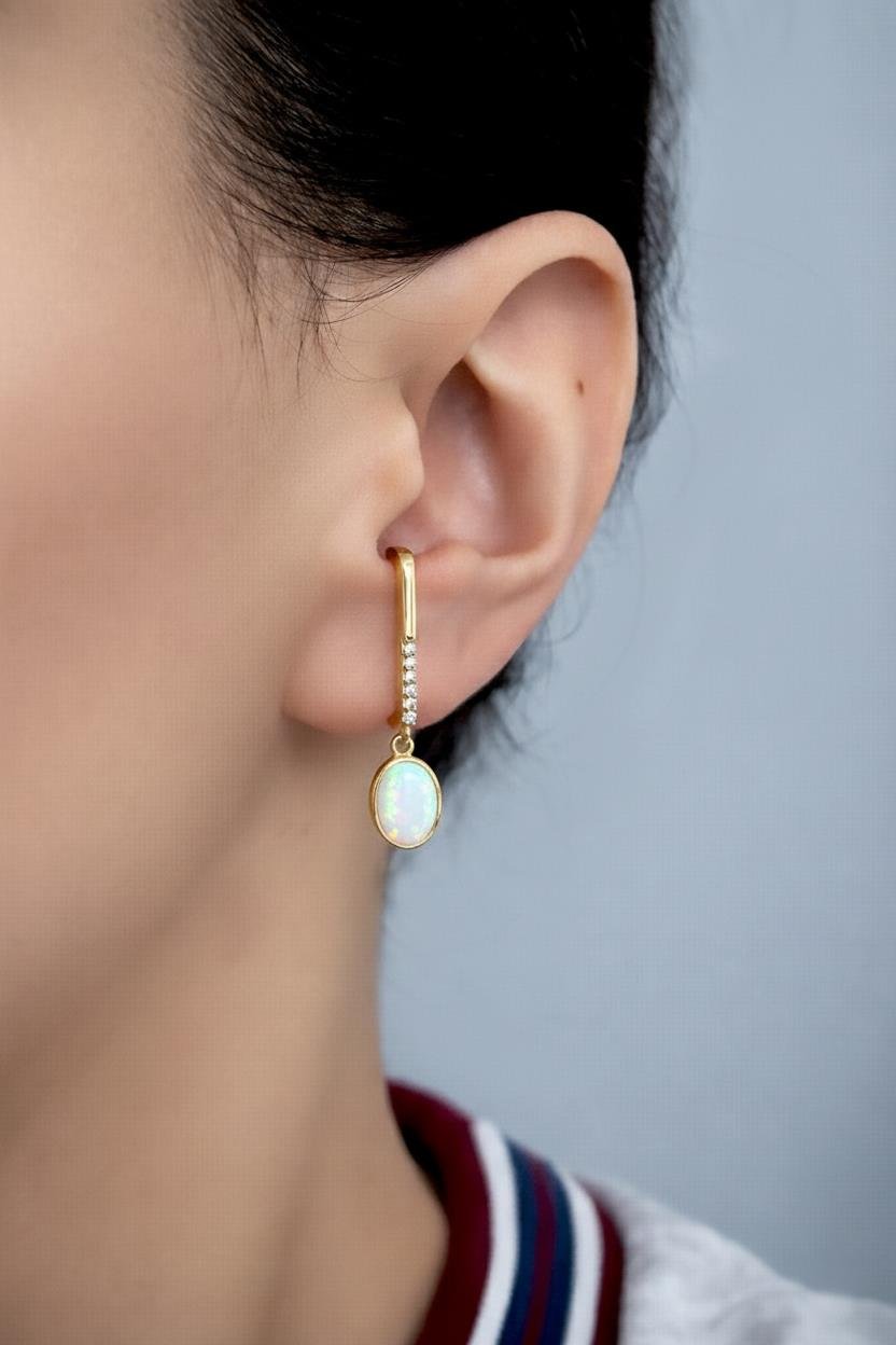 925 Ayar Gümüş Beyaz Opal Oval Taşlı Küpe