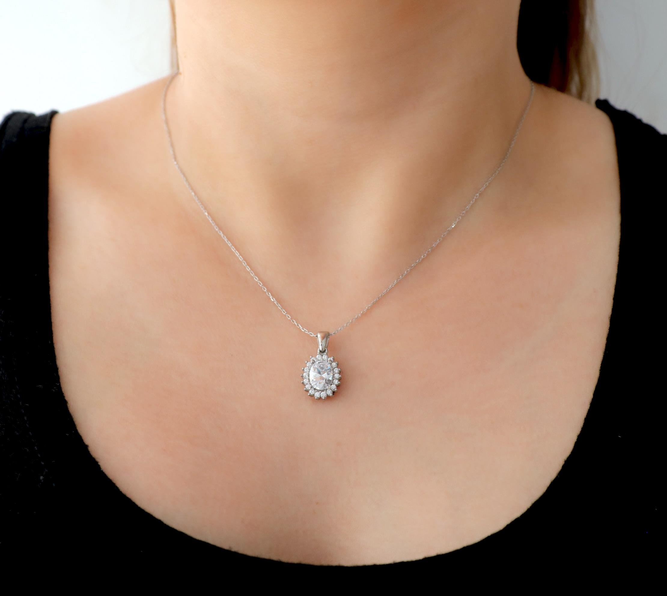 925 Ayar Gümüş Beyaz Oval Anturaj Takı Seti