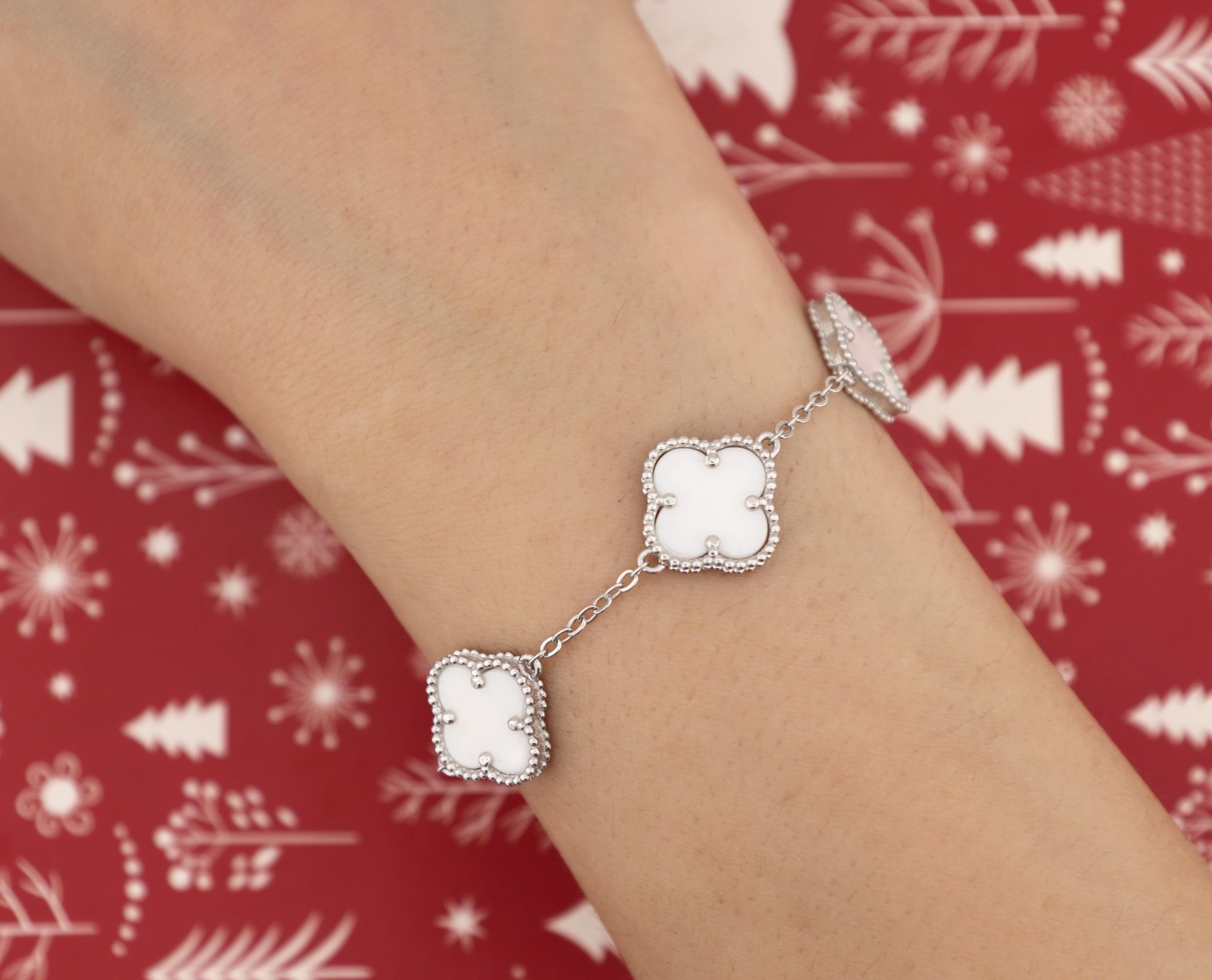 925 Ayar Gümüş Beyaz Taşlı Yonca Bileklik