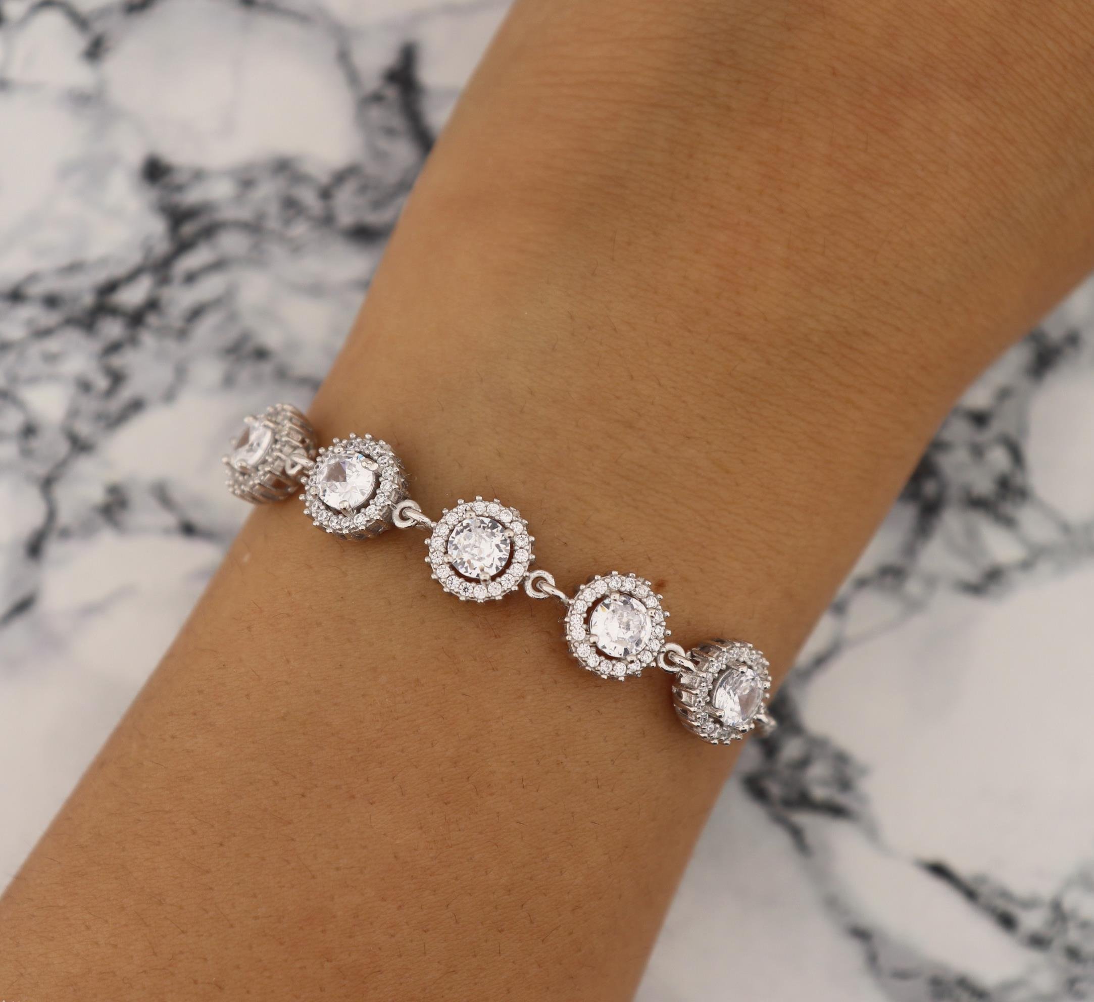 925 Ayar Gümüş Beyaz Yuvarlak Taşlı Anturaj Bileklik