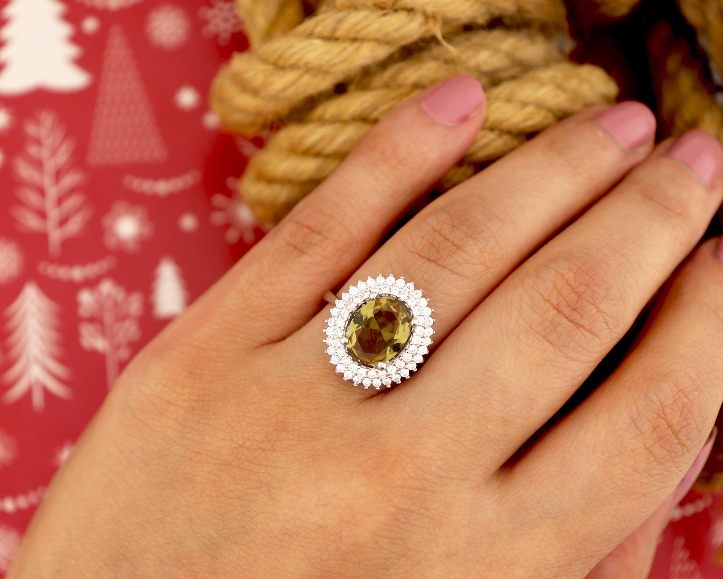 925 Ayar Gümüş Çift Sıra Zultanit Taşlı Oval Takı Seti