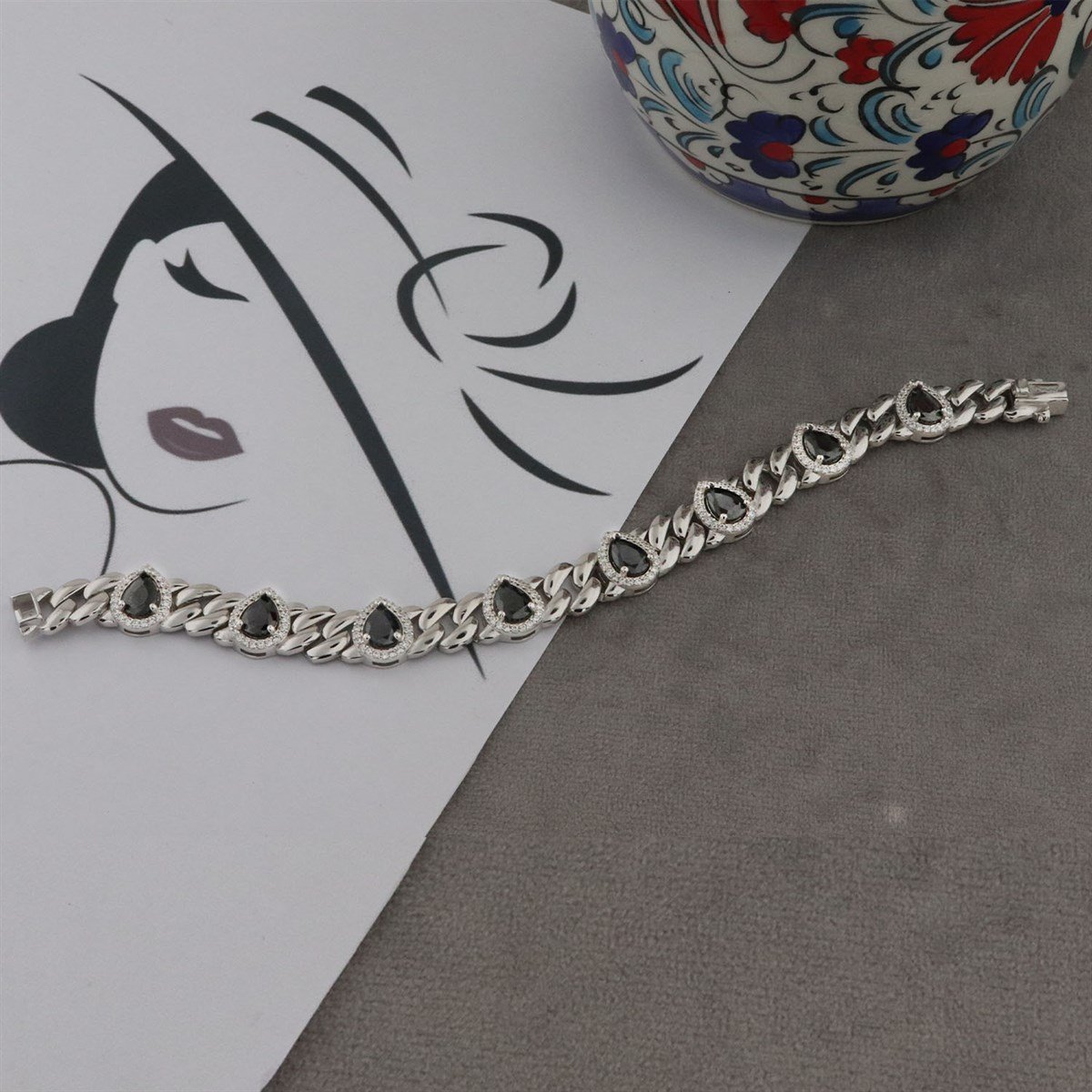 925 Ayar Gümüş Damla Desen Siyah Şık Bileklik