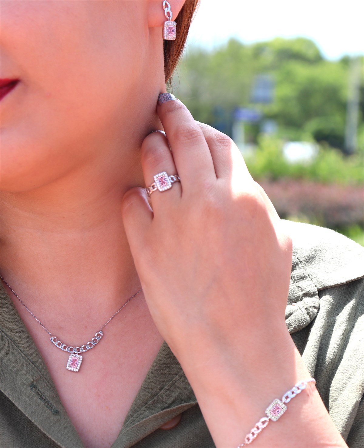 925 Ayar Gümüş Pembe Taşlı Baget Takı Seti Zincir Detay