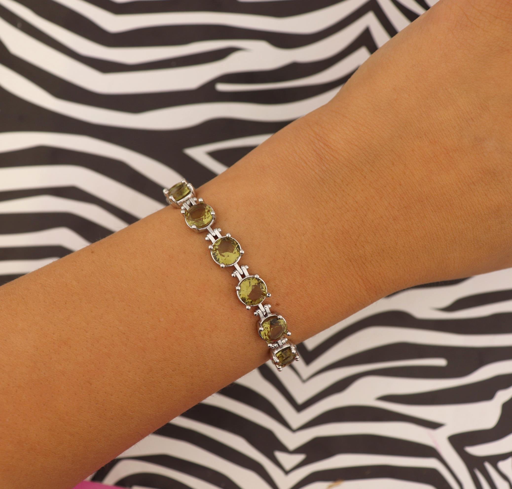 925 Ayar Gümüş Renk Değiştiren Zultanit Taşlı Bileklik