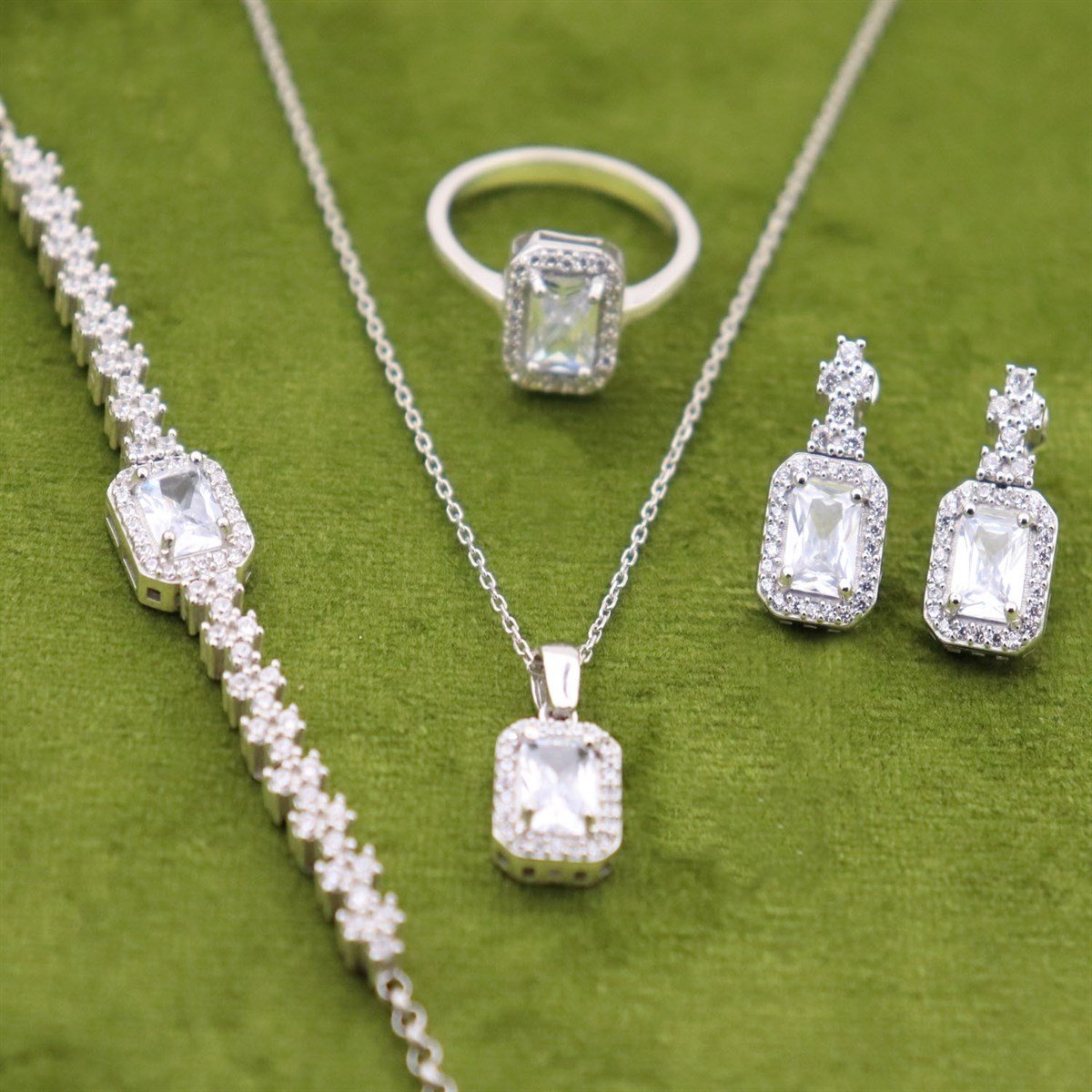 925 Ayar Gümüş Rodıum Baget Set