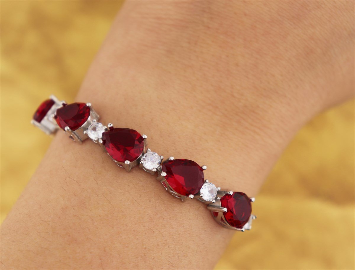 925 Ayar Gümüş Rodyum Kaplama Asansörlü Kırmızı Damla Taş Bileklik