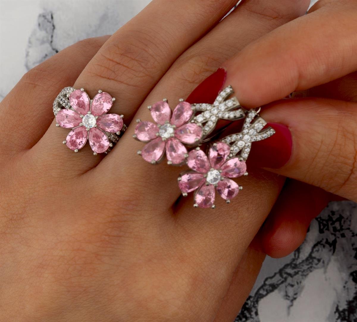 925 Ayar Gümüş Rodyumlu Pembe Taşlı Manolya Çiçeği Gümüş Takı Seti