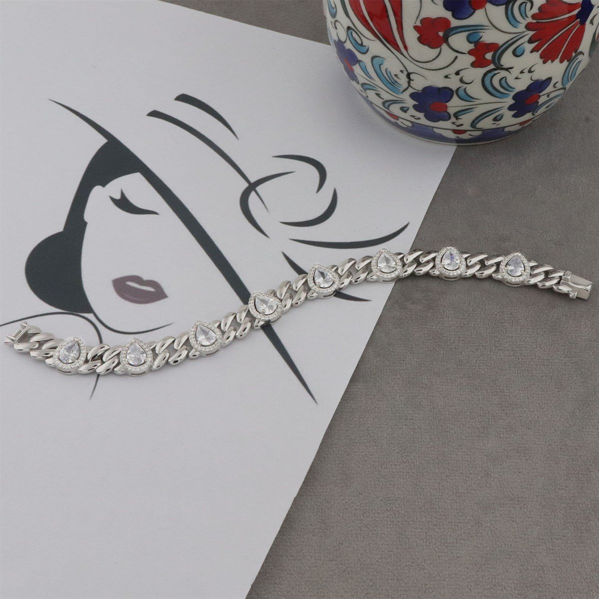 925 Ayar Gümüş Şık Damla Desen Bileklik