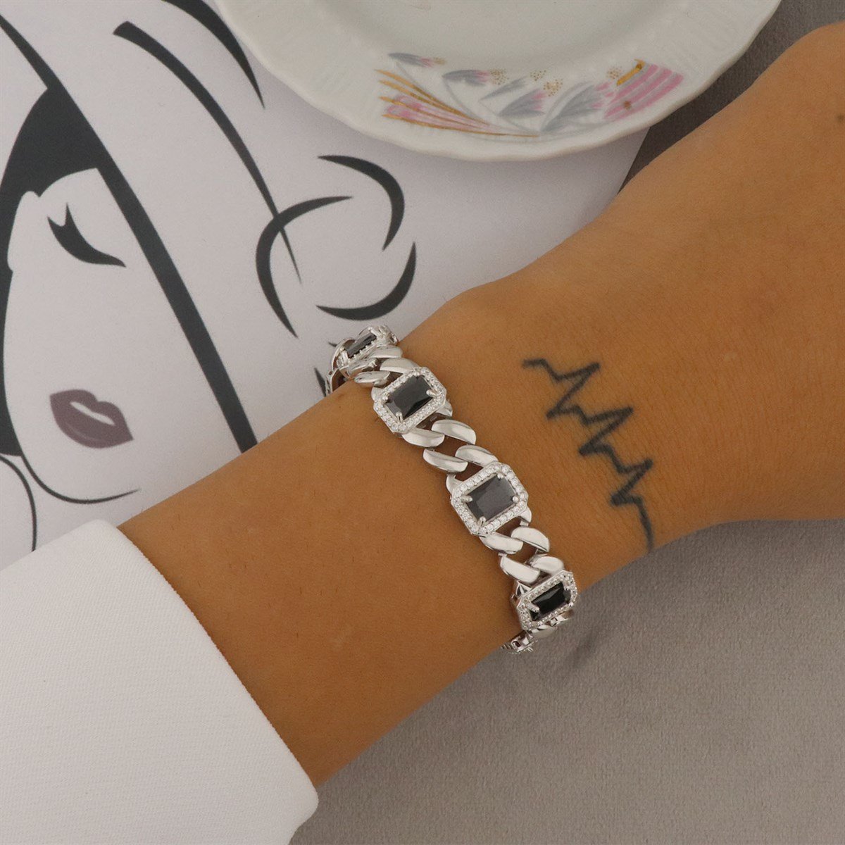 925 Ayar Gümüş Şık Siyah Taşlı Bileklik